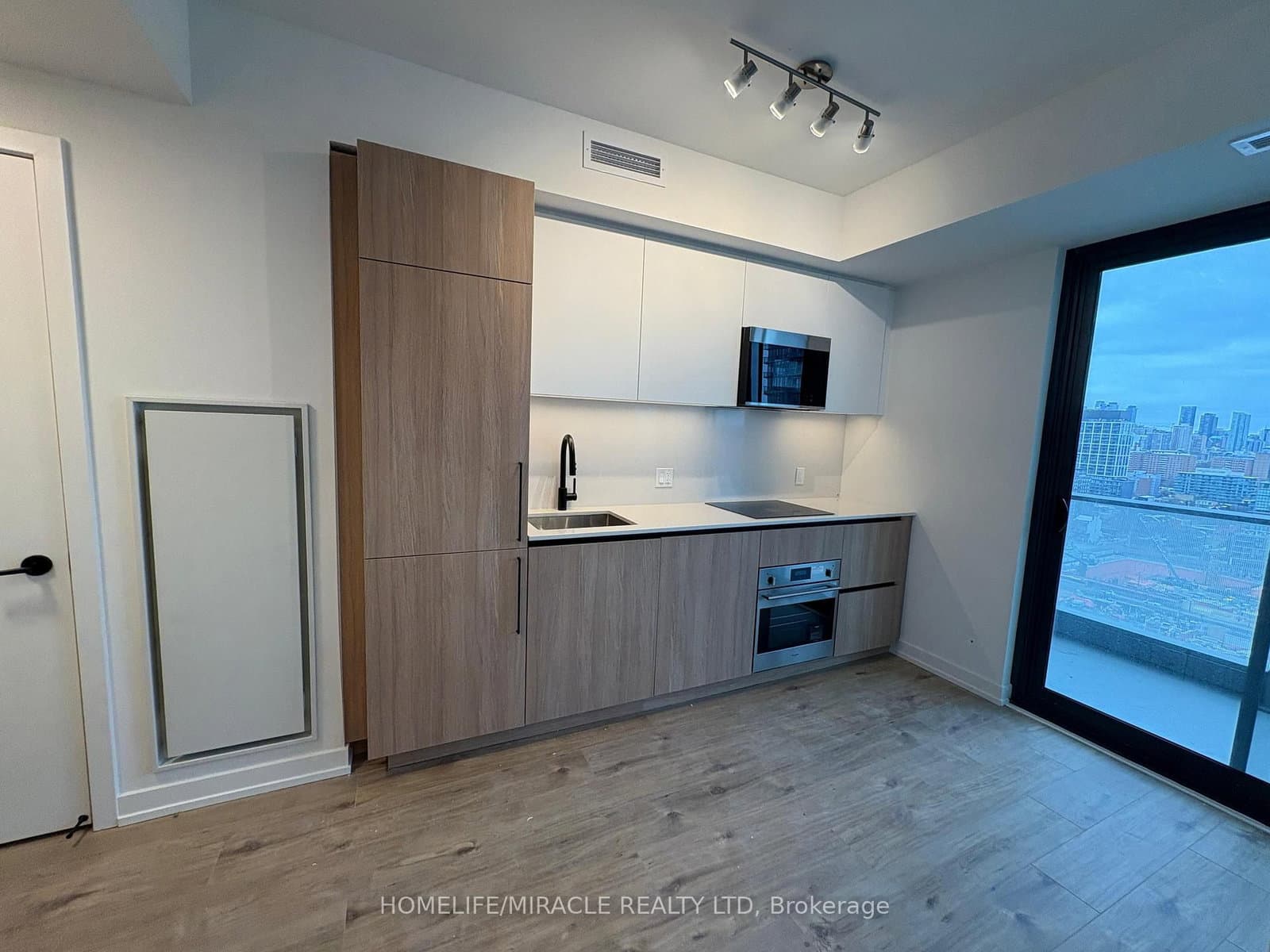 35 Parliament Street, Unit 2110 thumbnail 6