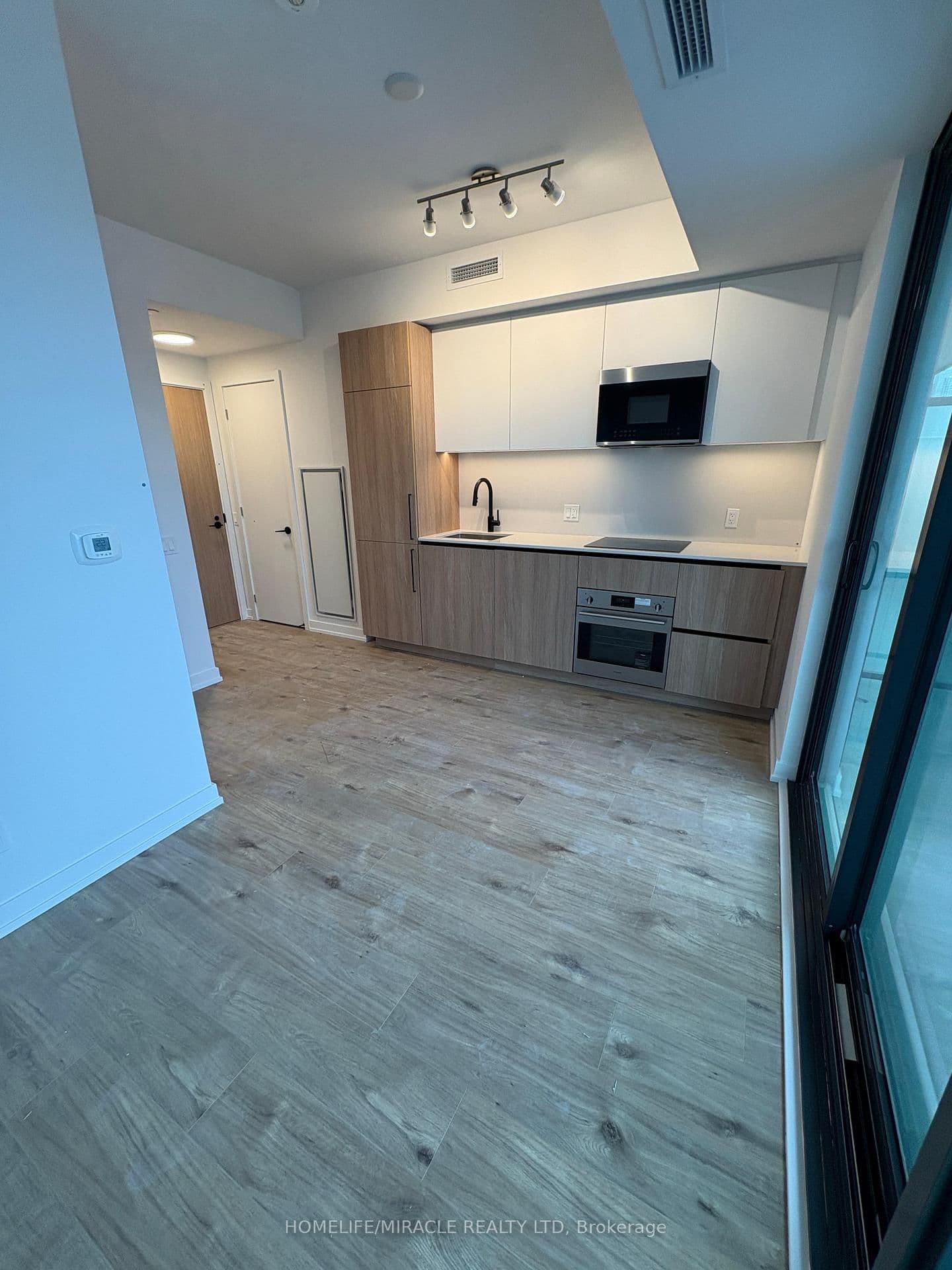 35 Parliament Street, Unit 2110 thumbnail 8