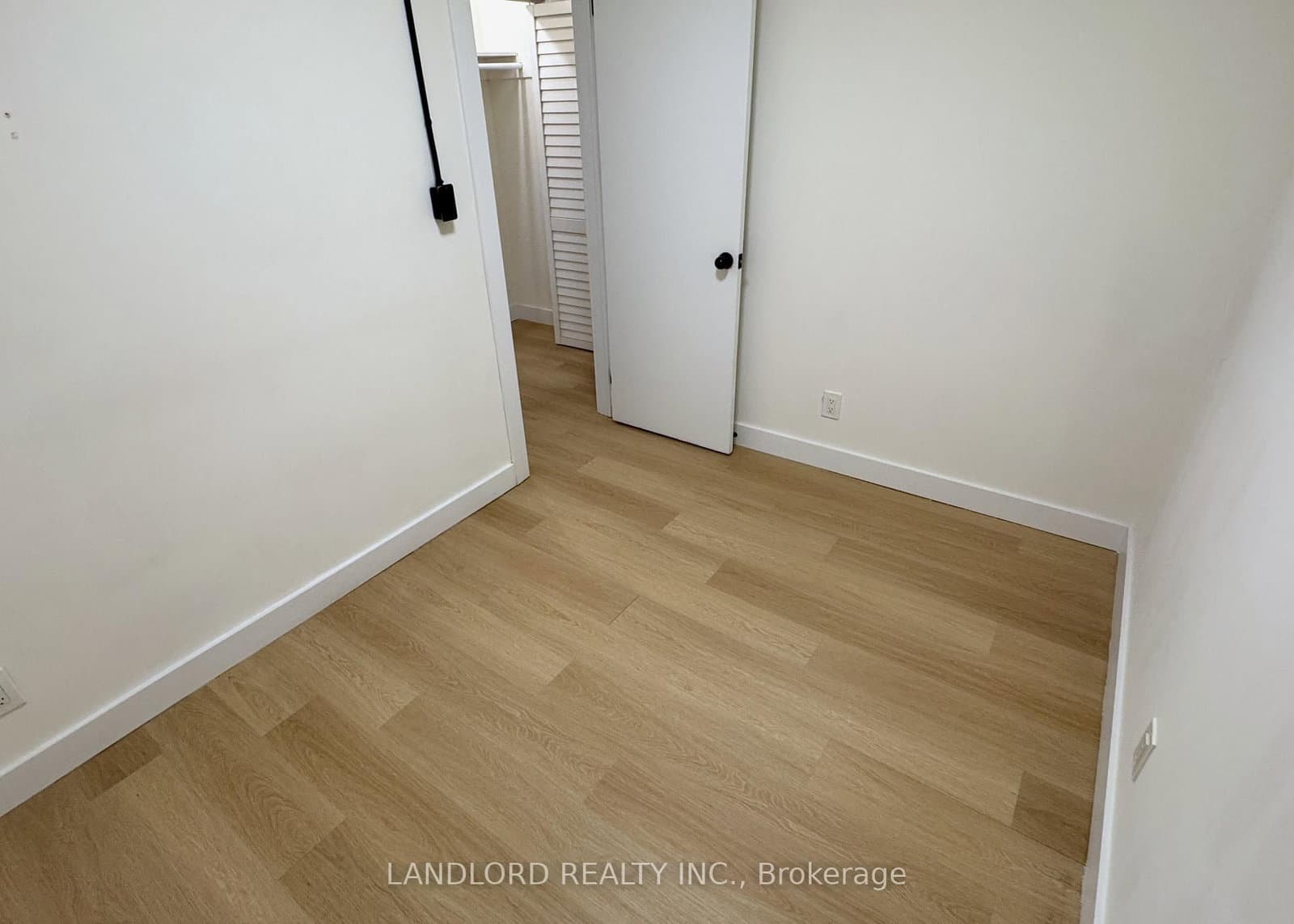 420 Eglinton Avenue E, Unit 301 thumbnail 11