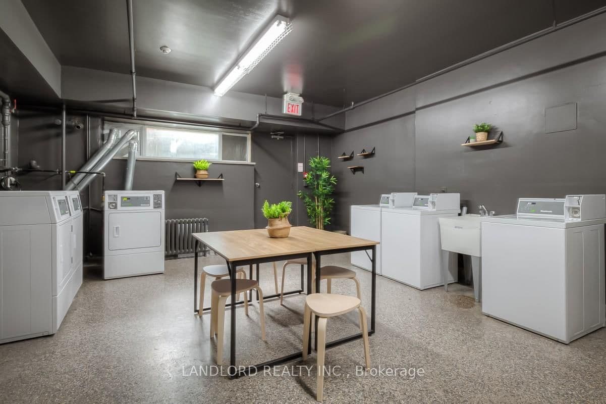 420 Eglinton Avenue E, Unit 301 thumbnail 12