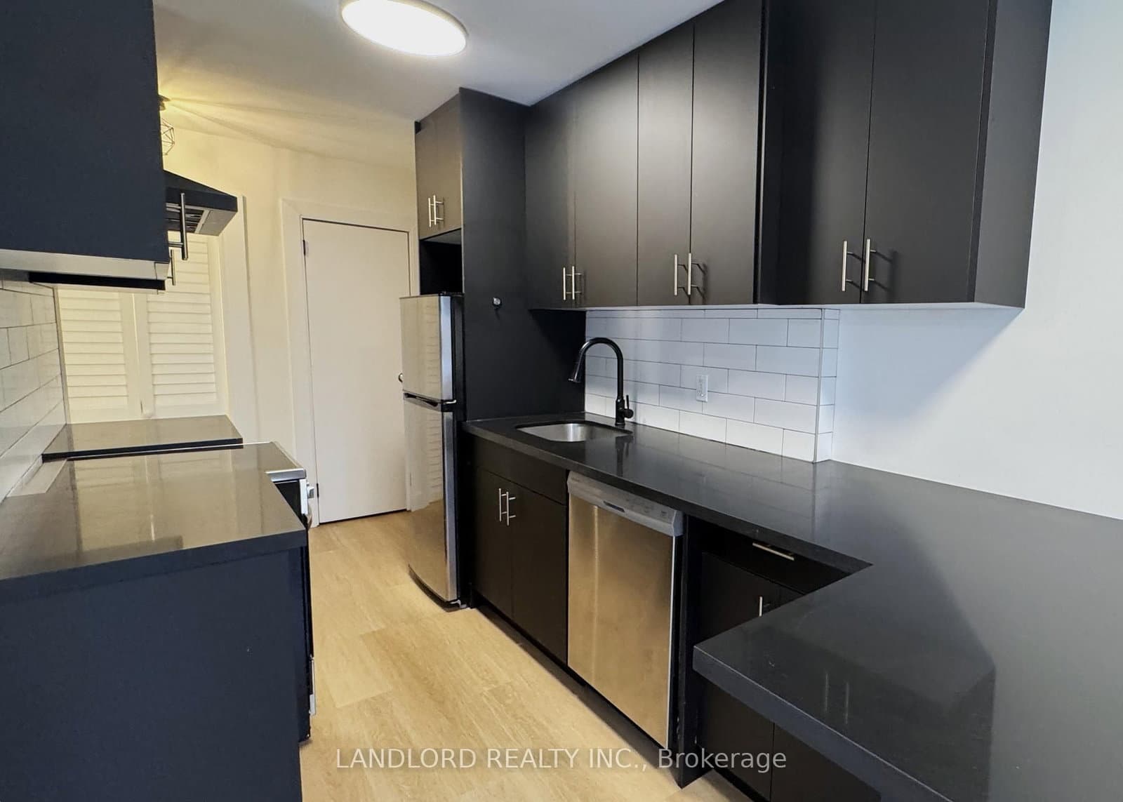 420 Eglinton Avenue E, Unit 301 thumbnail 3