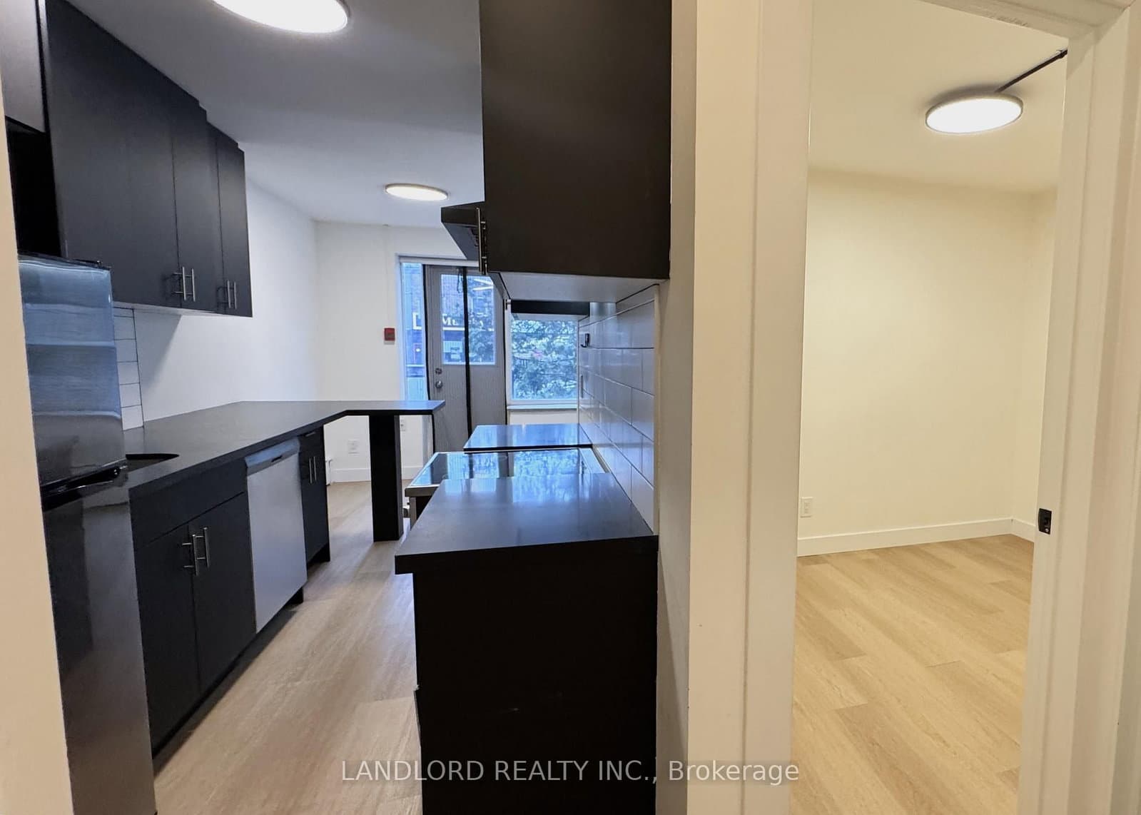 420 Eglinton Avenue E, Unit 301 thumbnail 8