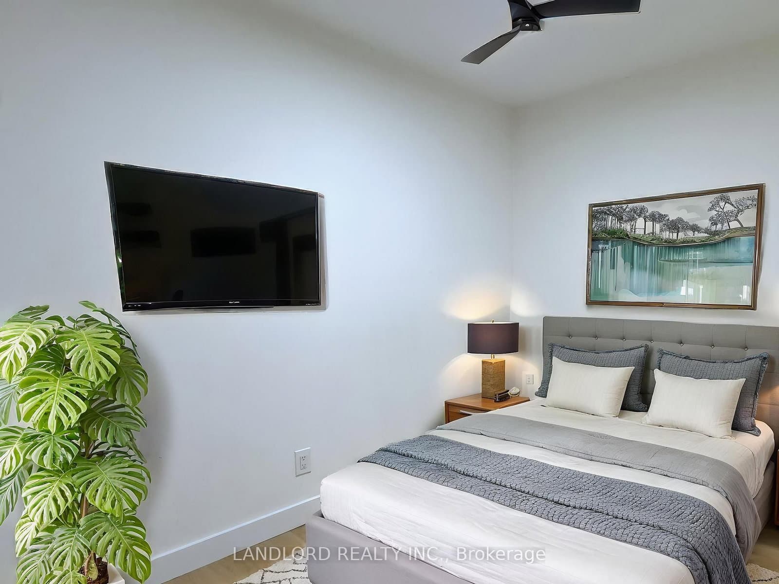 420 Eglinton Avenue E, Unit 301 thumbnail 9