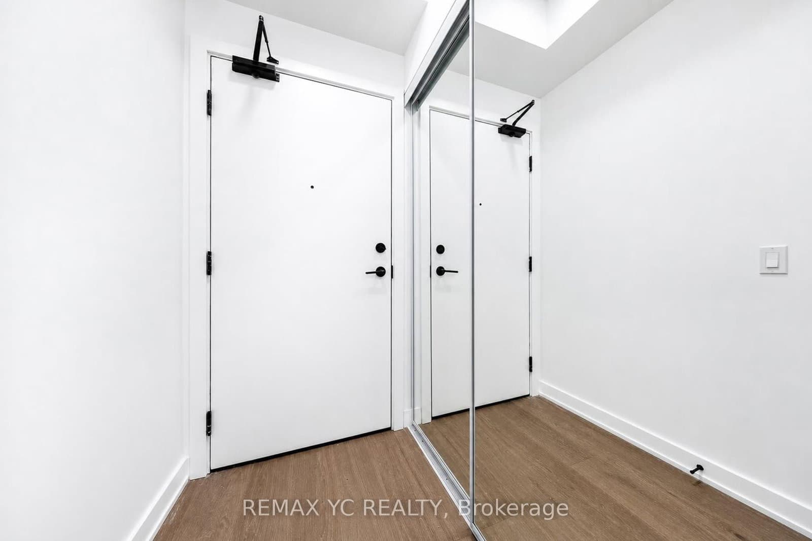 91 Montclair Avenue, Unit 706 thumbnail 13