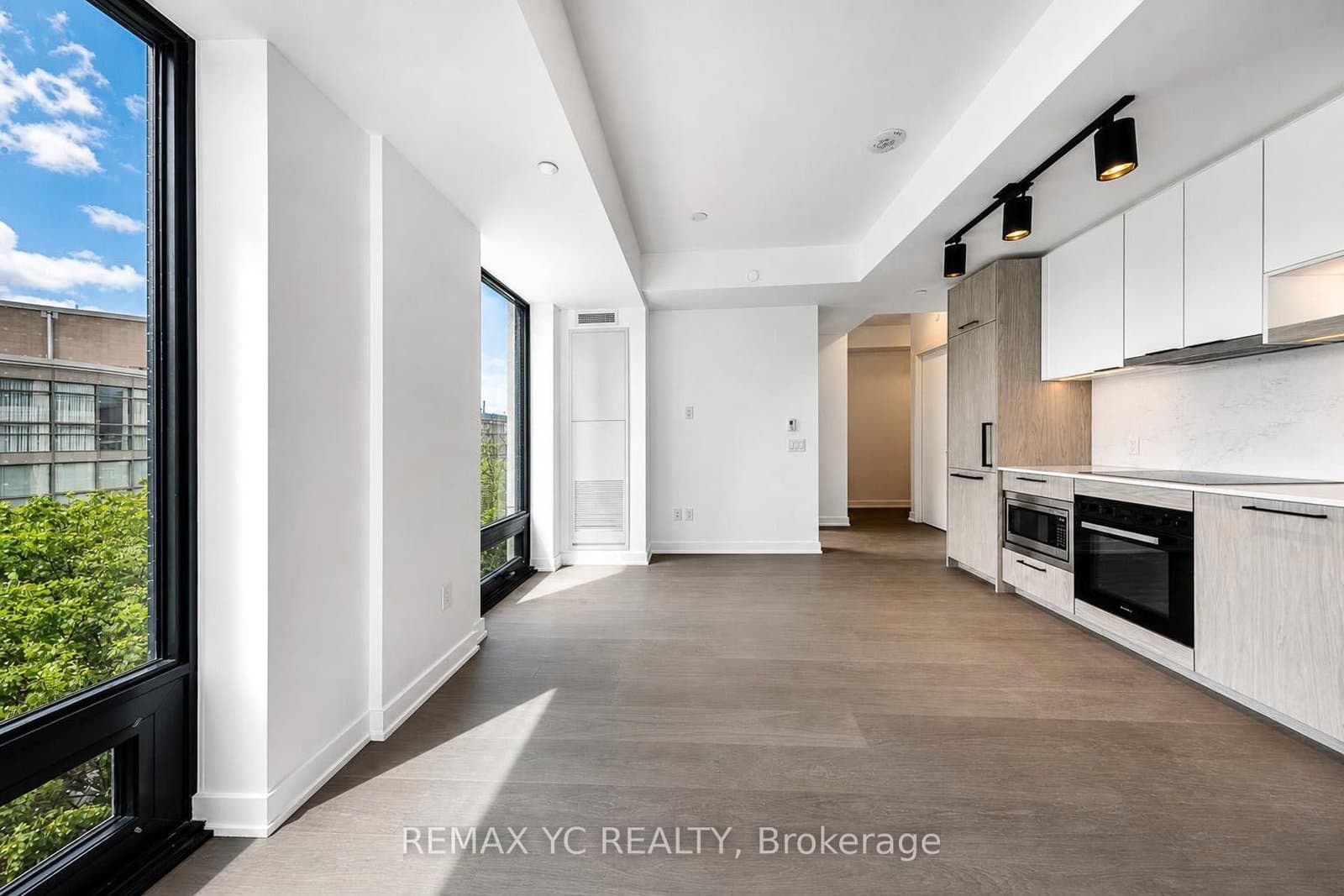 91 Montclair Avenue, Unit 706 thumbnail 5