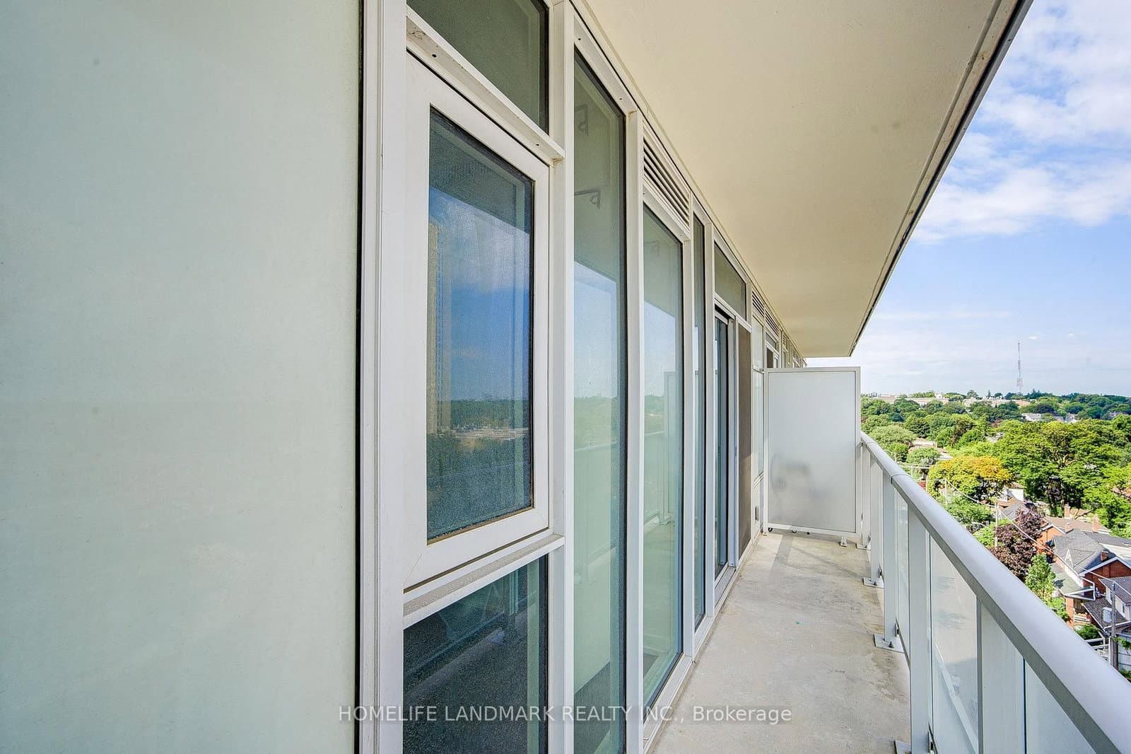 33 Helendale Avenue, Unit 601 thumbnail 32