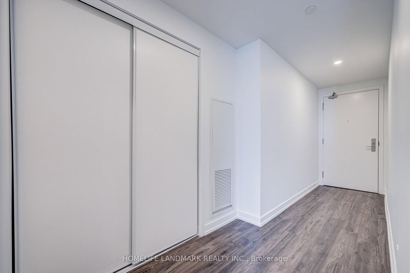 33 Helendale Avenue, Unit 601 thumbnail 4