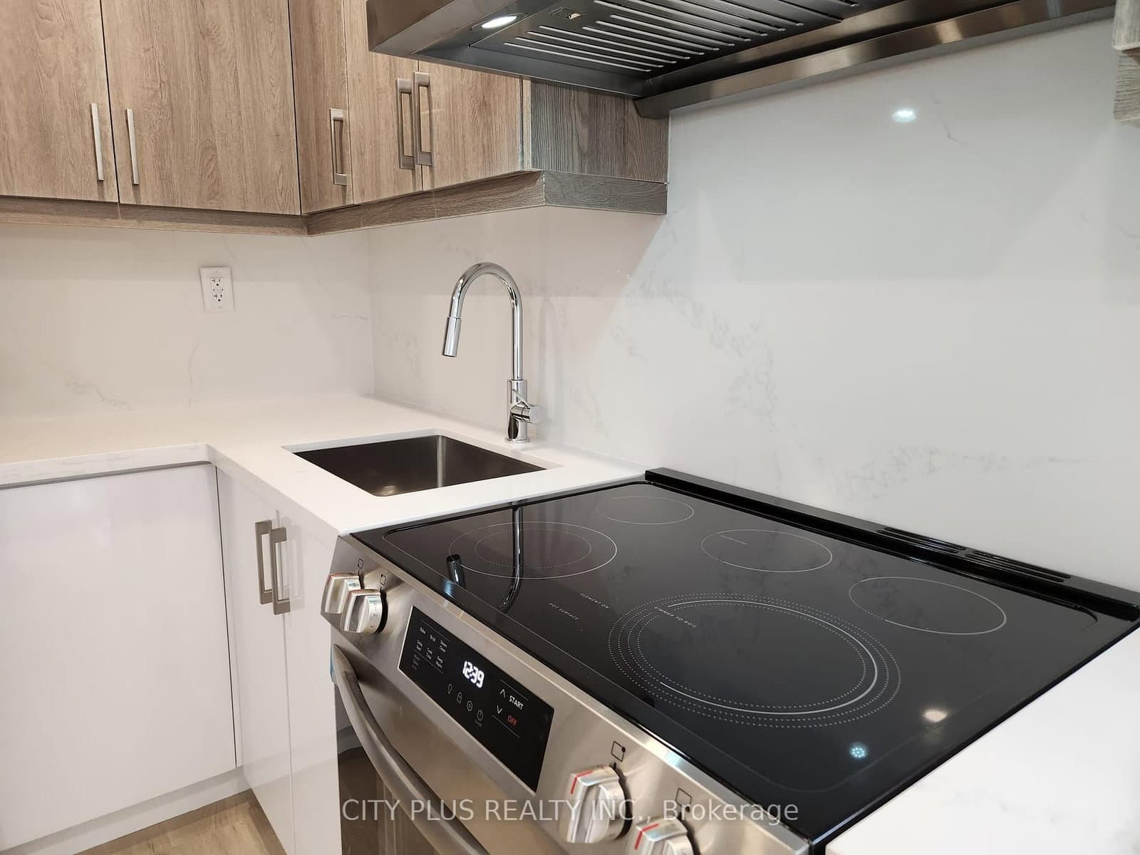 3547 Bathurst Street, Unit 2 thumbnail 2