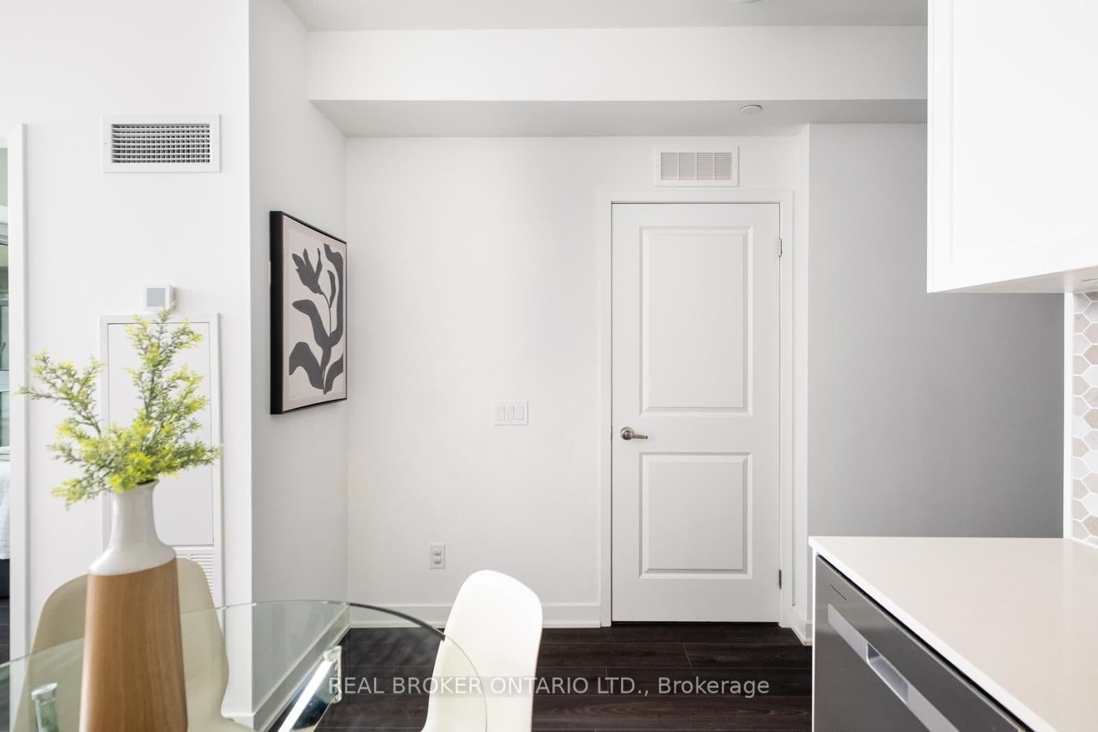 543 Richmond Street W, Unit 528 thumbnail 10