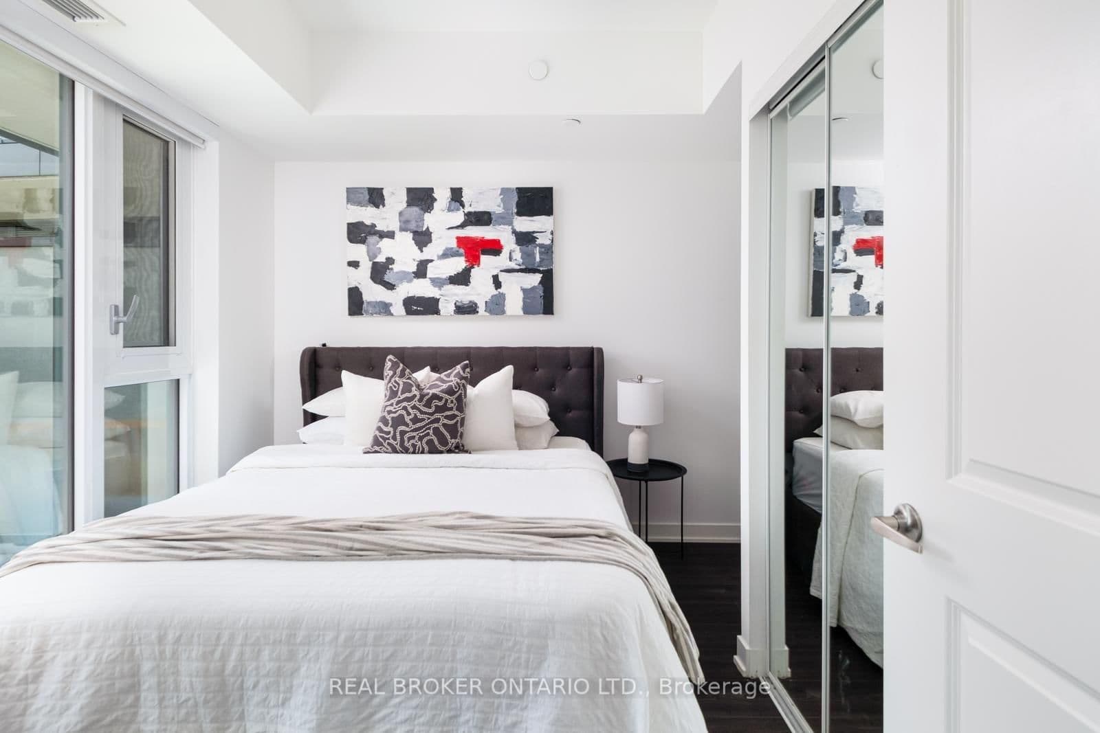 543 Richmond Street W, Unit 528 thumbnail 13