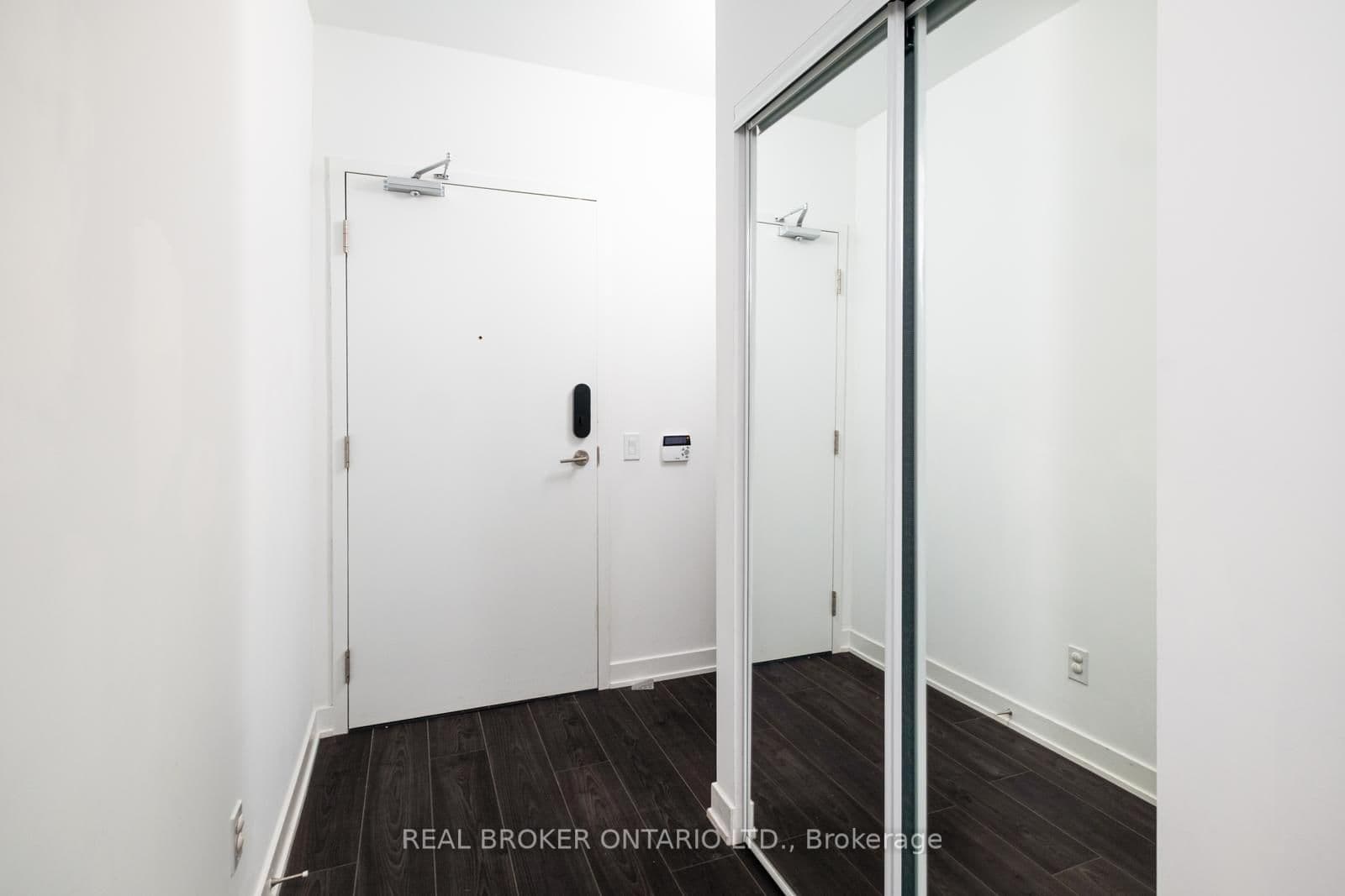 543 Richmond Street W, Unit 528 thumbnail 19