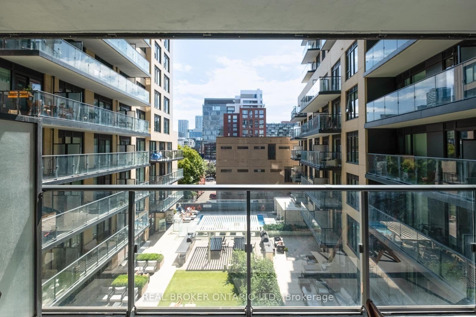 543 Richmond Street W, Unit 528 thumbnail 23