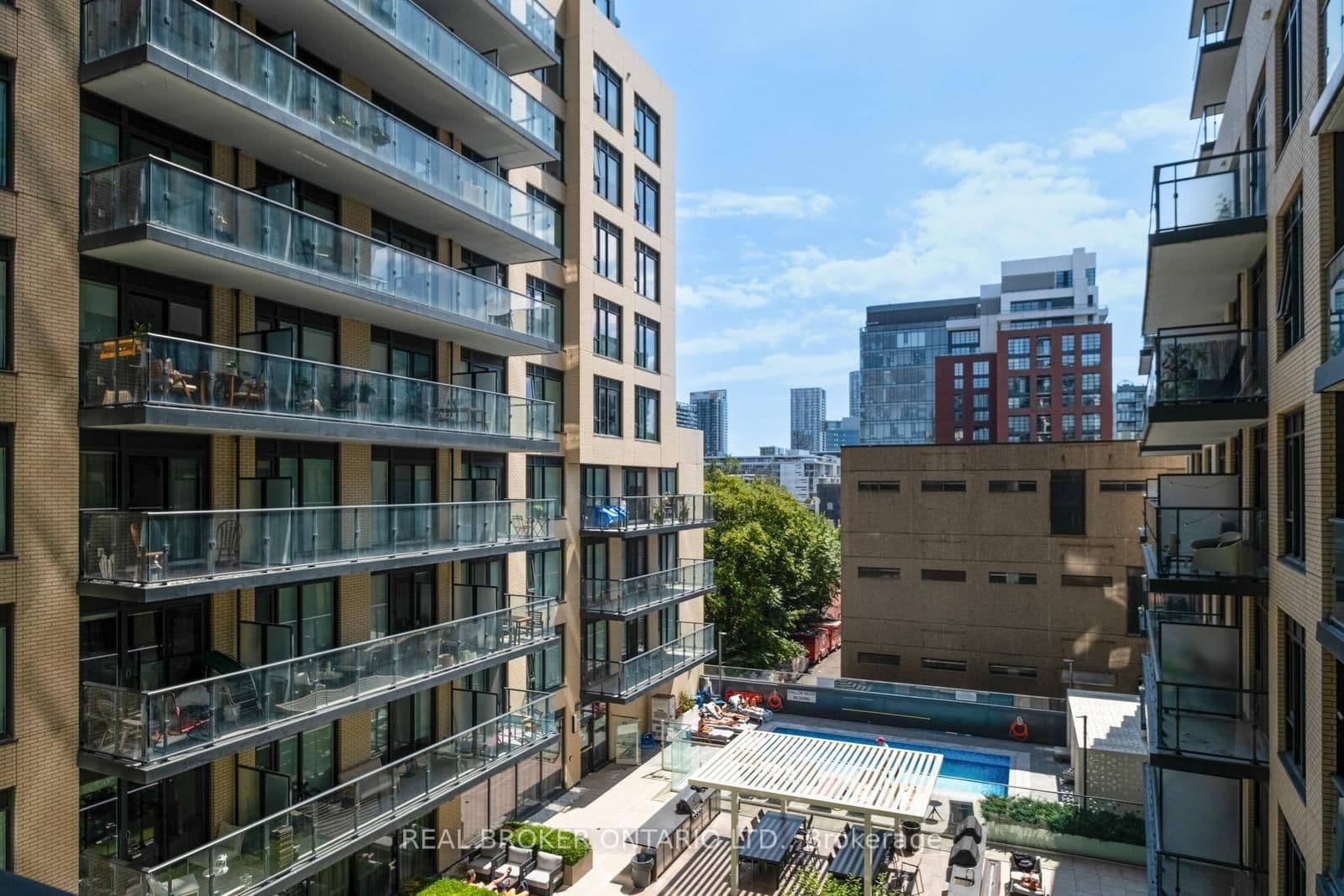 543 Richmond Street W, Unit 528 thumbnail 28