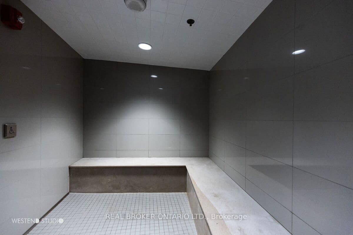 543 Richmond Street W, Unit 528 thumbnail 34