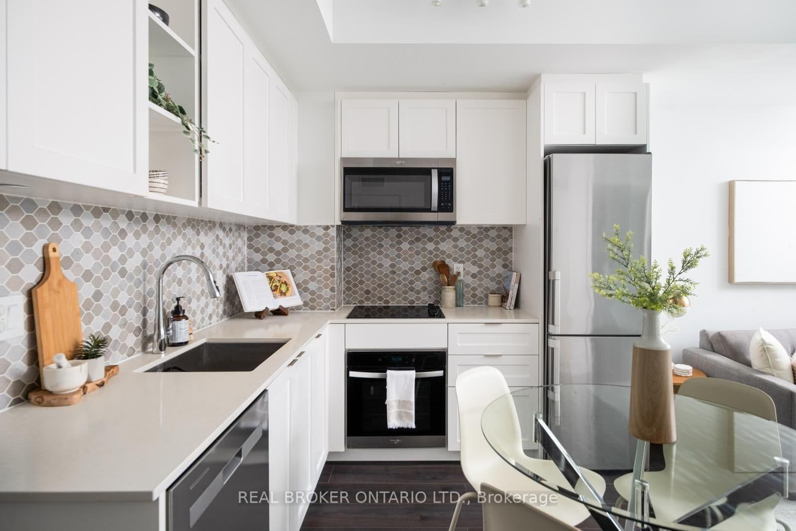 543 Richmond Street W, Unit 528 thumbnail 6