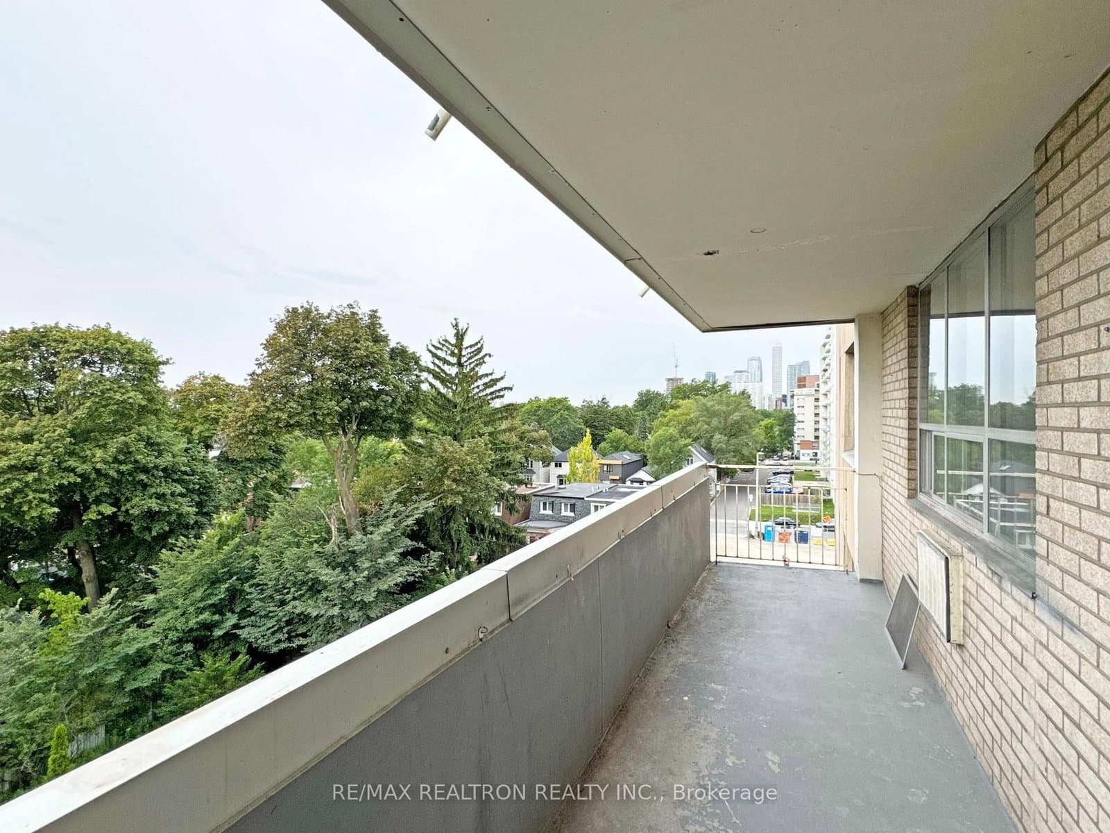 525 Eglinton Avenue E, Unit 804 thumbnail 10