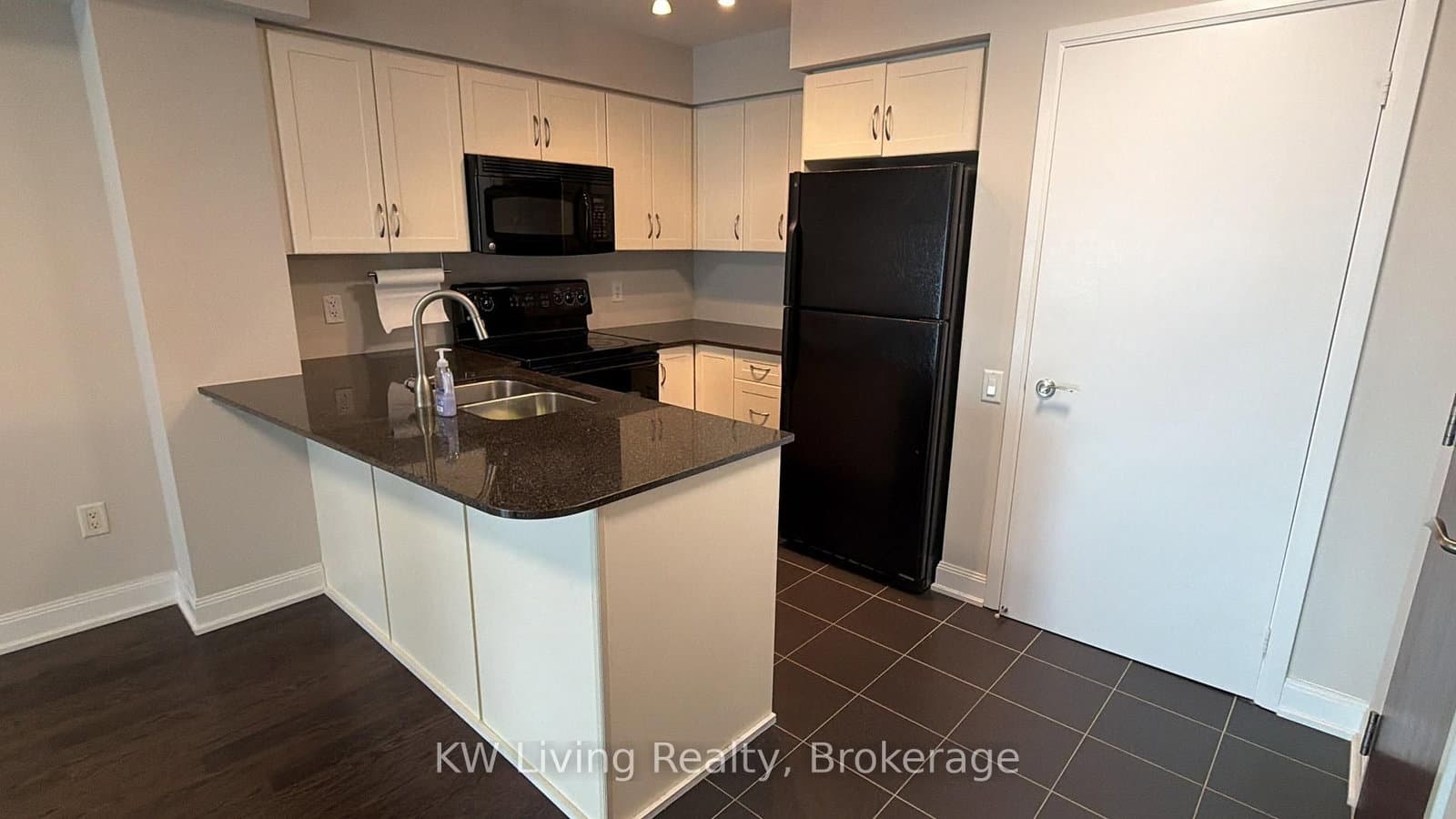 2181 Yonge Street, Unit 1112 thumbnail 3
