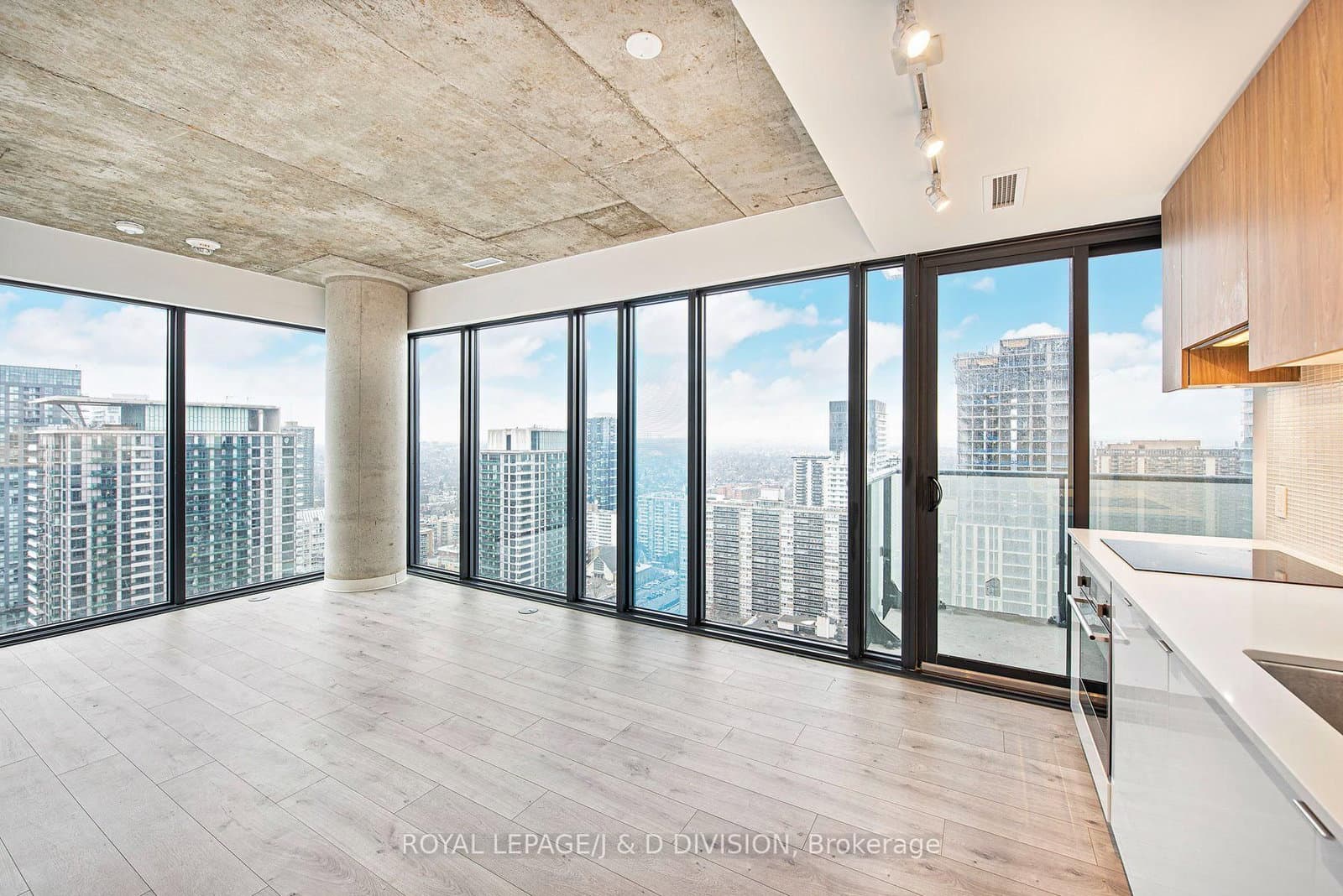 161 Roehampton Avenue, Unit 3103 thumbnail 3