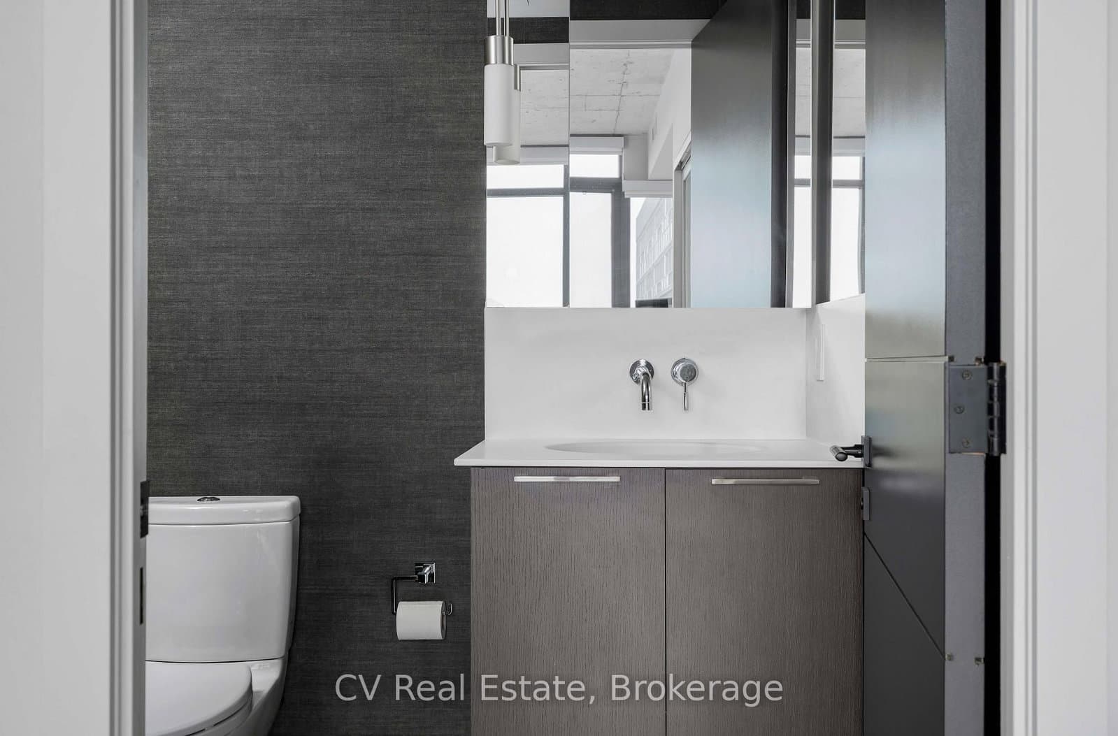 95 Bathurst Street, Unit 1305 thumbnail 23