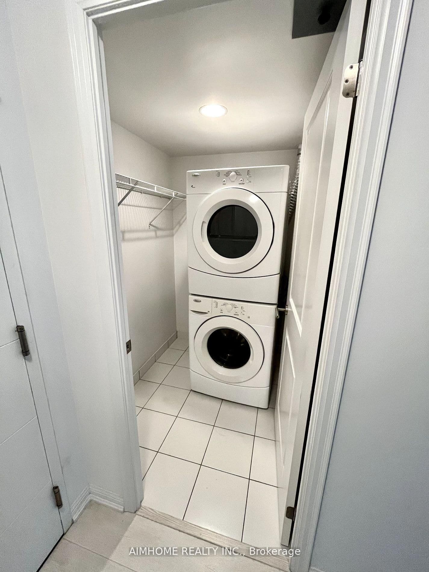 400 Adelaide Street E, Unit 305 thumbnail 6