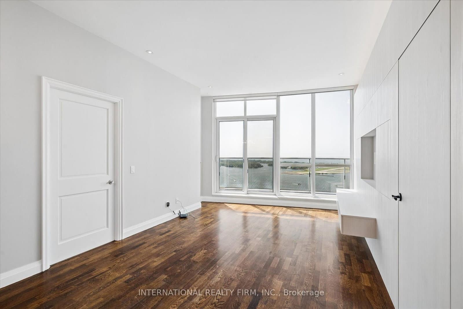218 Queens Quay W, Unit Ph4 thumbnail 12