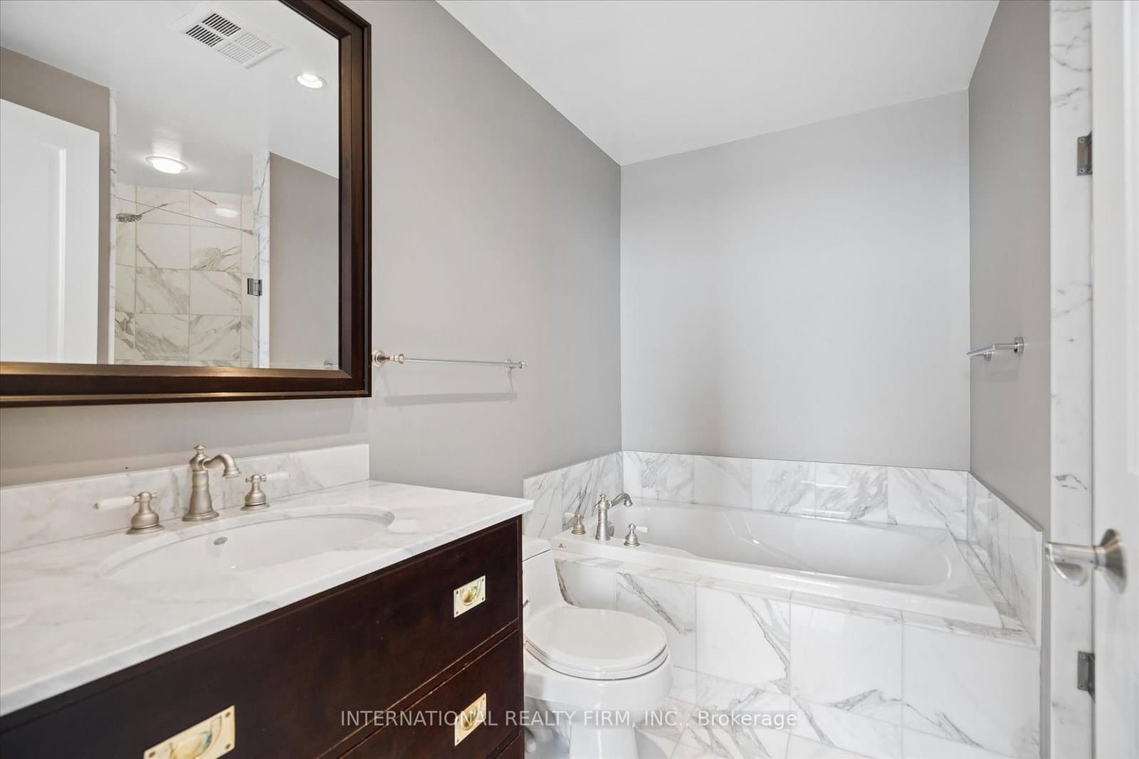 218 Queens Quay W, Unit Ph4 thumbnail 25