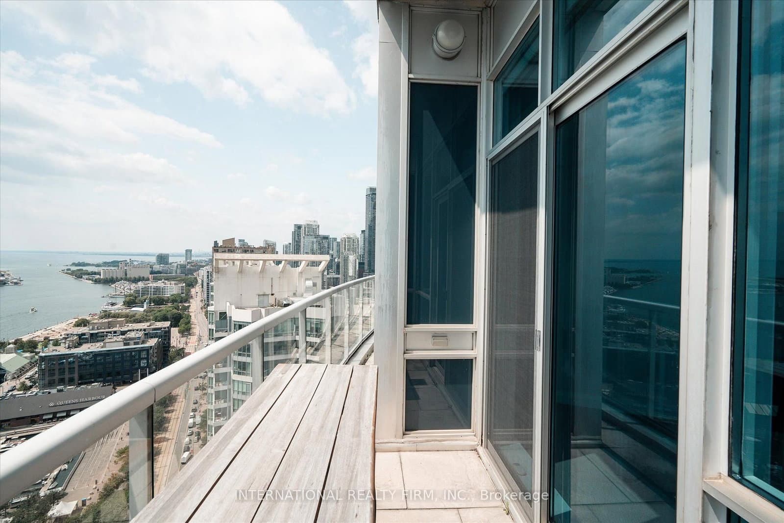 218 Queens Quay W, Unit Ph4 thumbnail 33