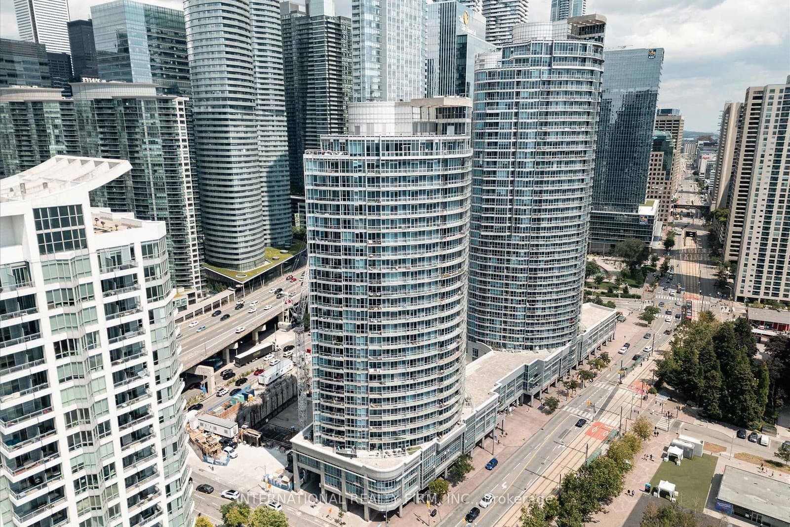 218 Queens Quay W, Unit Ph4 thumbnail 5