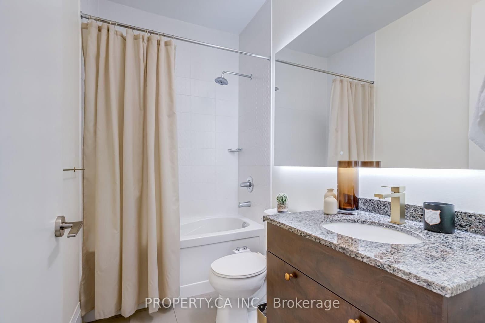 500 Sherbourne Street, Unit 3404 thumbnail 25