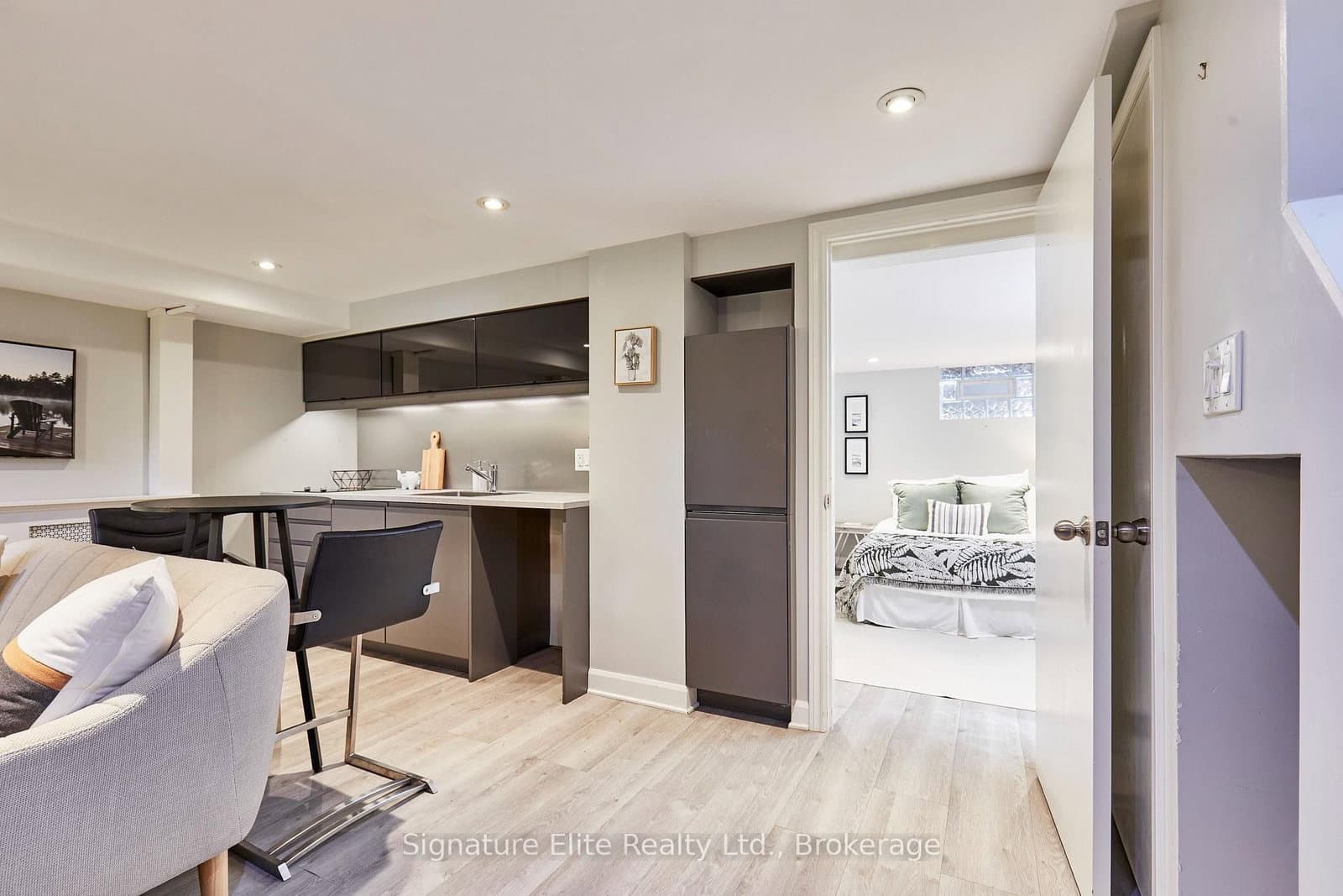 153 Parkhurst Boulevard thumbnail 17