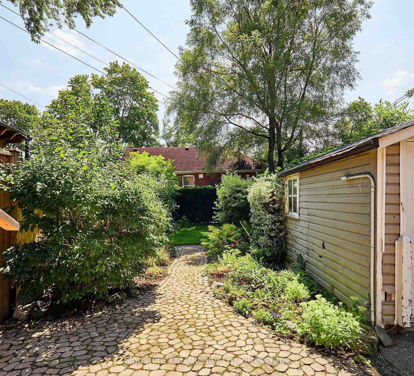153 Parkhurst Boulevard thumbnail 26