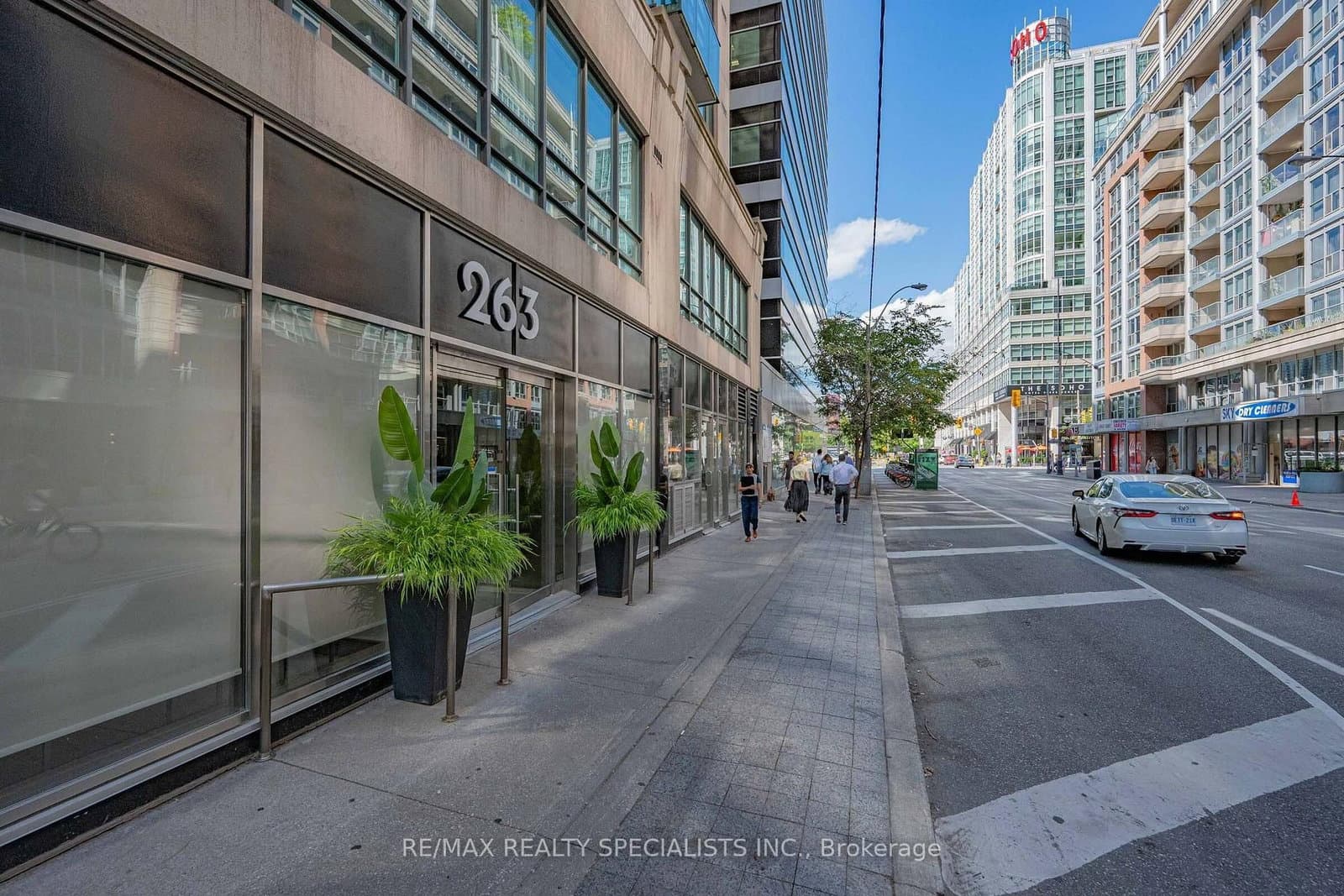 263 Wellington Street W, Unit 503 - Image 1
