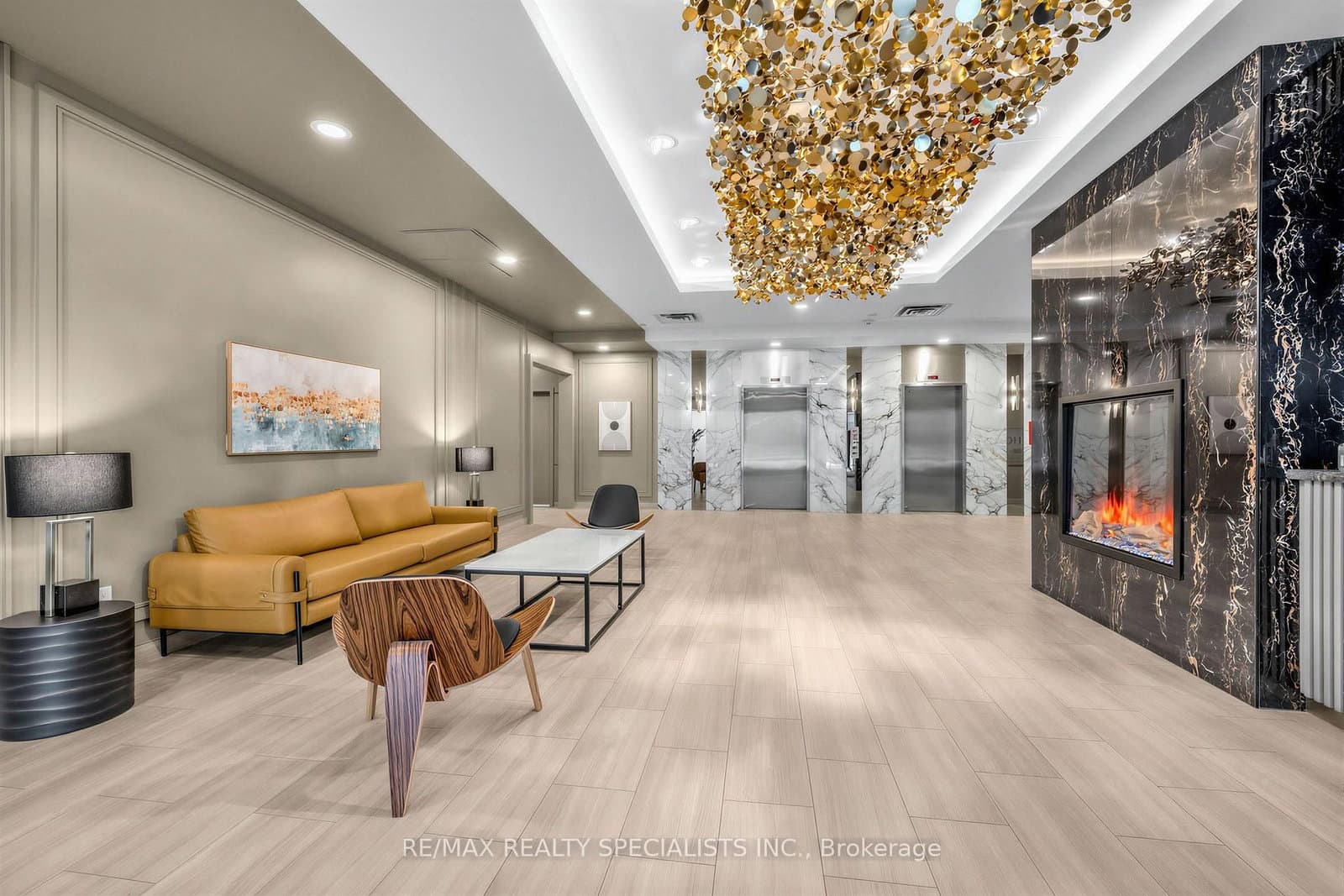 263 Wellington Street W, Unit 503 thumbnail 2