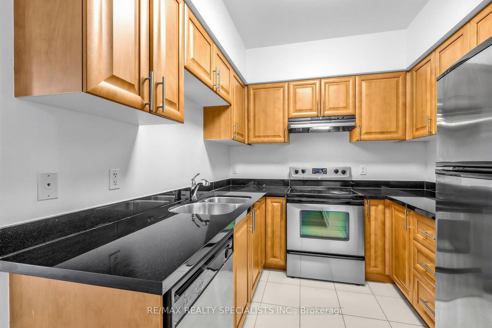 263 Wellington Street W, Unit 503 thumbnail 7