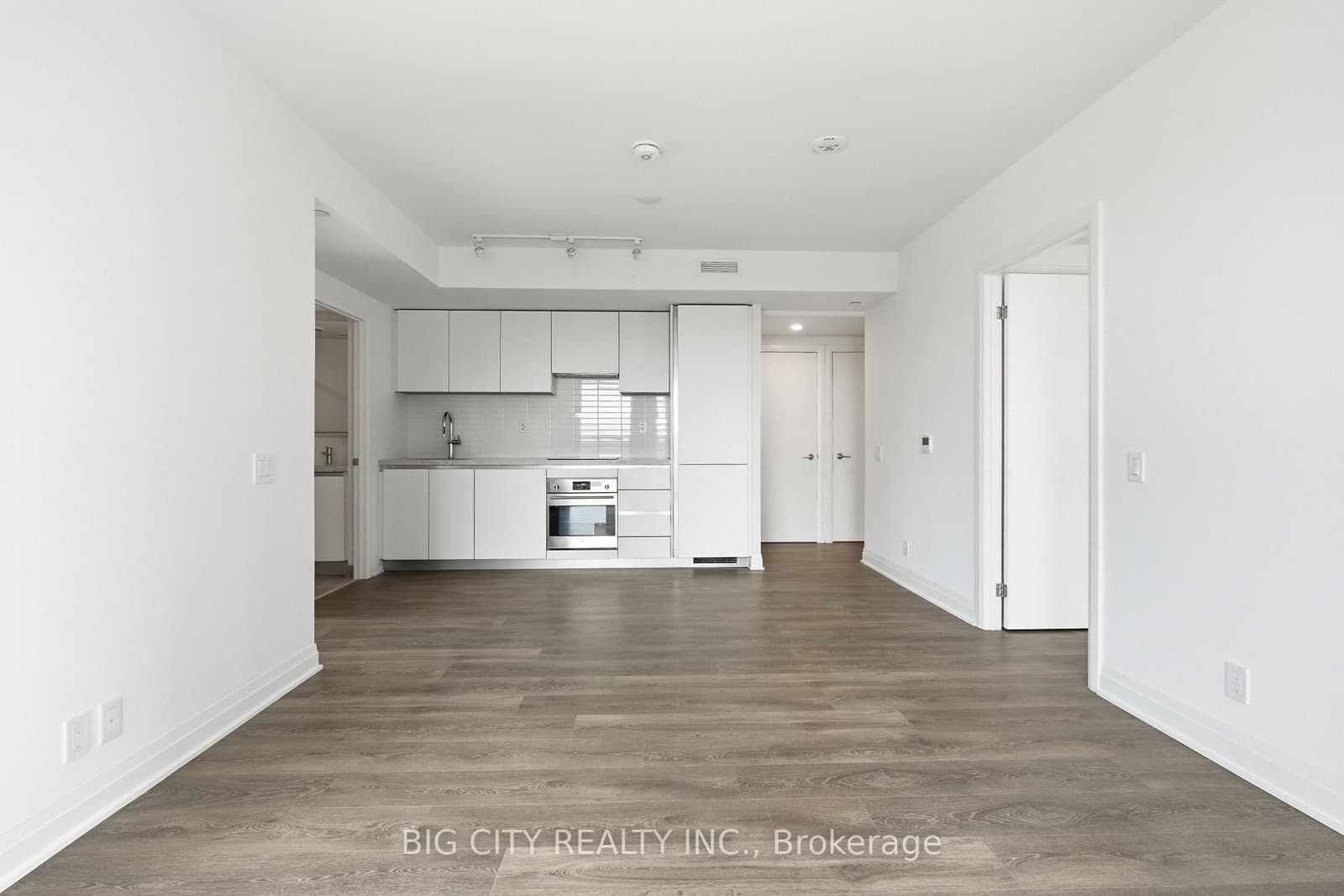 25 Frederick Todd Way, Unit 1407 thumbnail 11