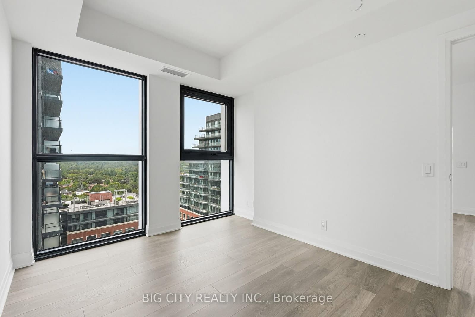 25 Frederick Todd Way, Unit 1407 thumbnail 14
