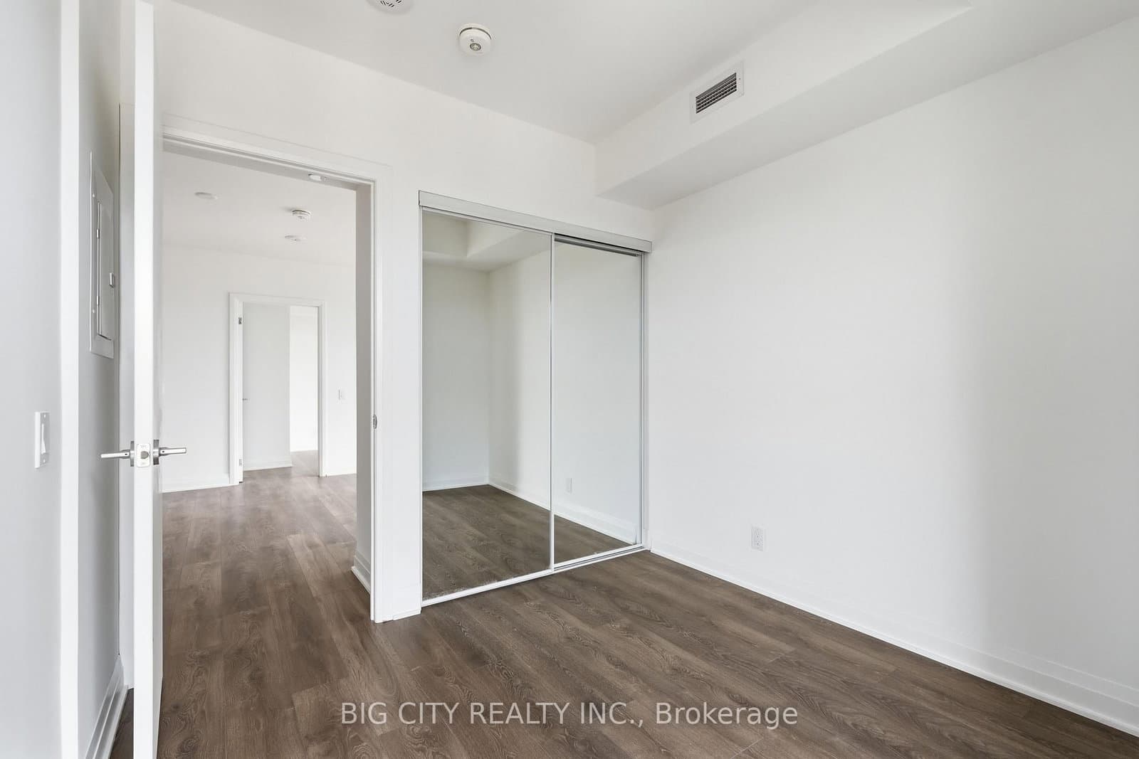 25 Frederick Todd Way, Unit 1407 thumbnail 18