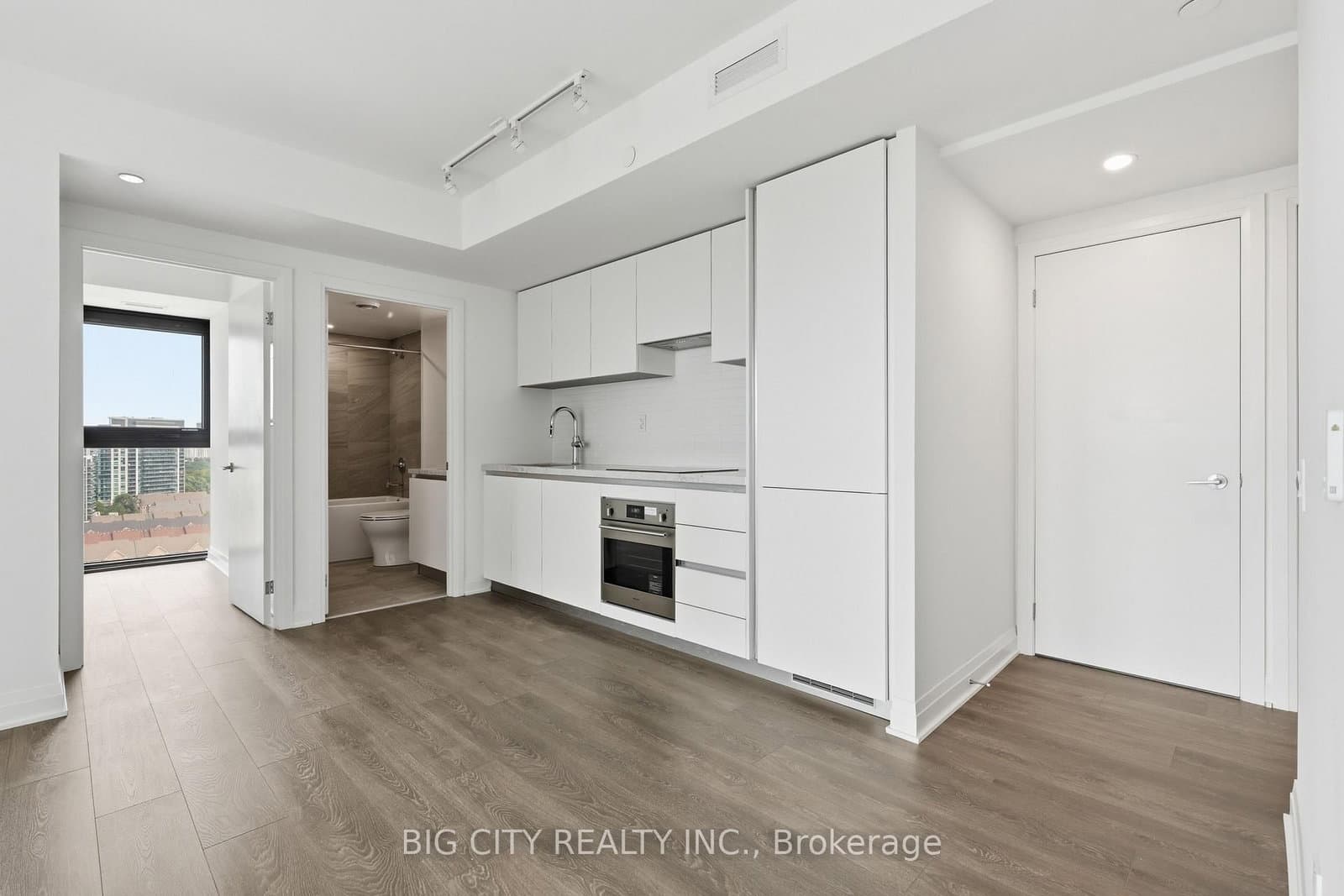 25 Frederick Todd Way, Unit 1407 thumbnail 8
