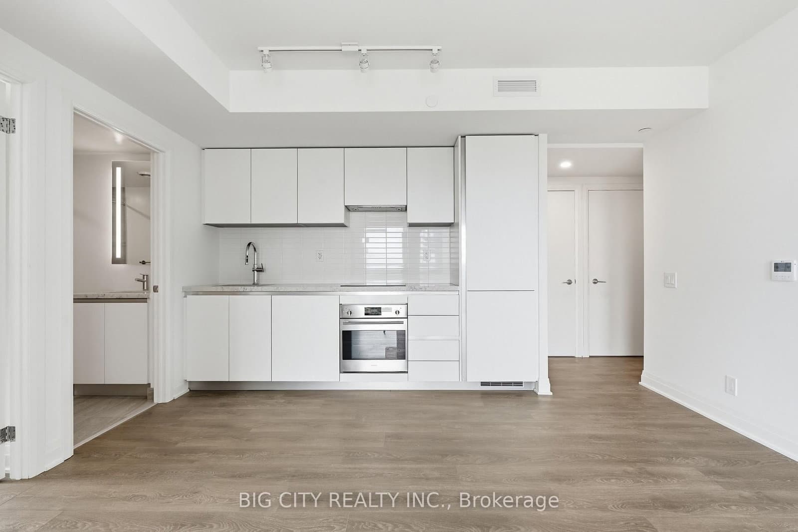 25 Frederick Todd Way, Unit 1407 thumbnail 9