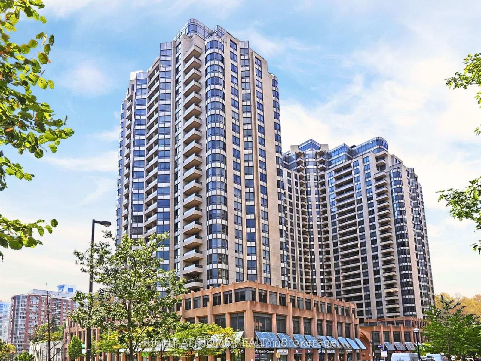 15 Northtown Way, Unit 521 - Image 1