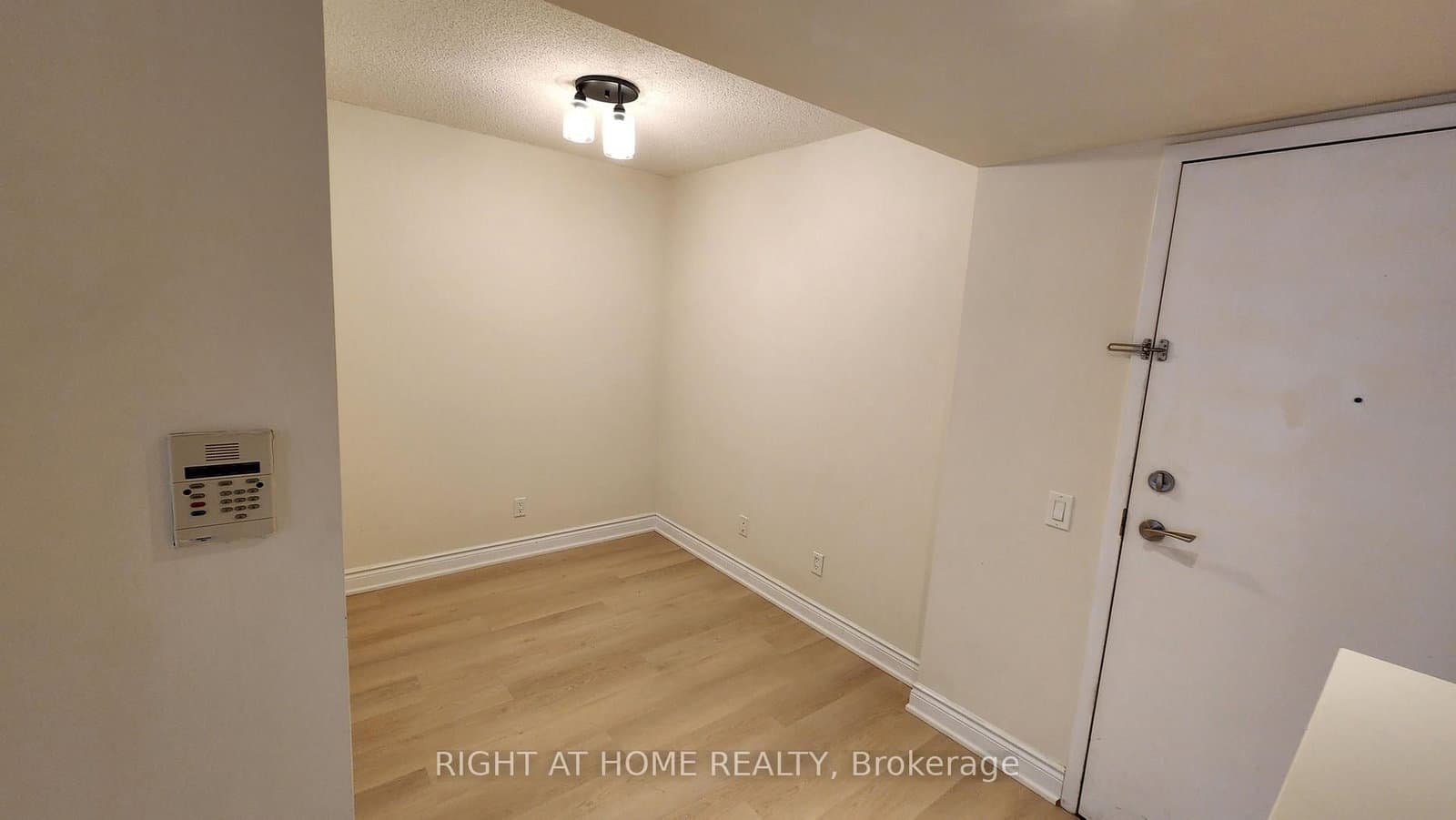 15 Northtown Way, Unit 521 thumbnail 7