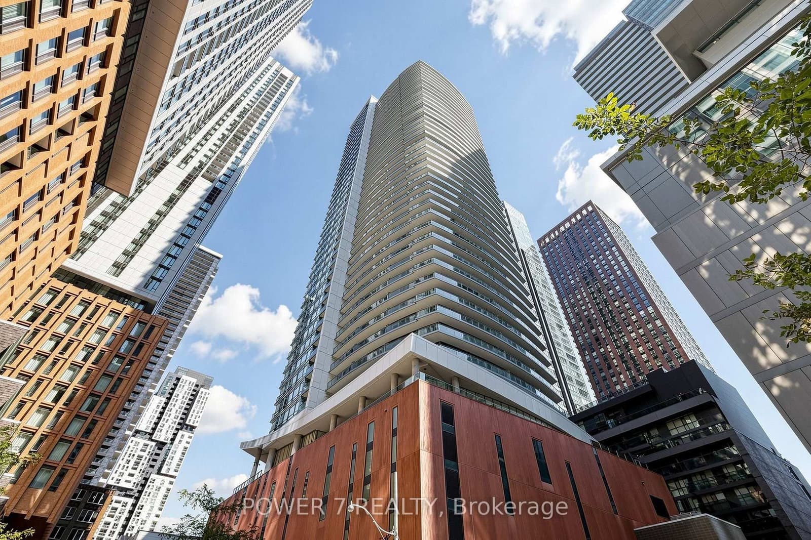 #4207 - 21 Widmer Street