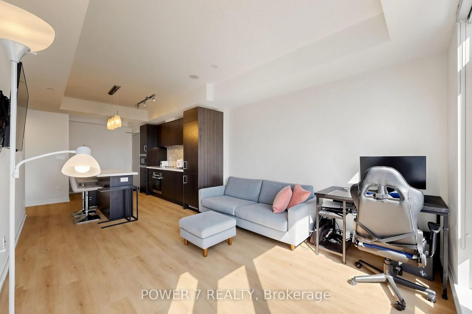 21 Widmer Street, Unit 4207 thumbnail 15
