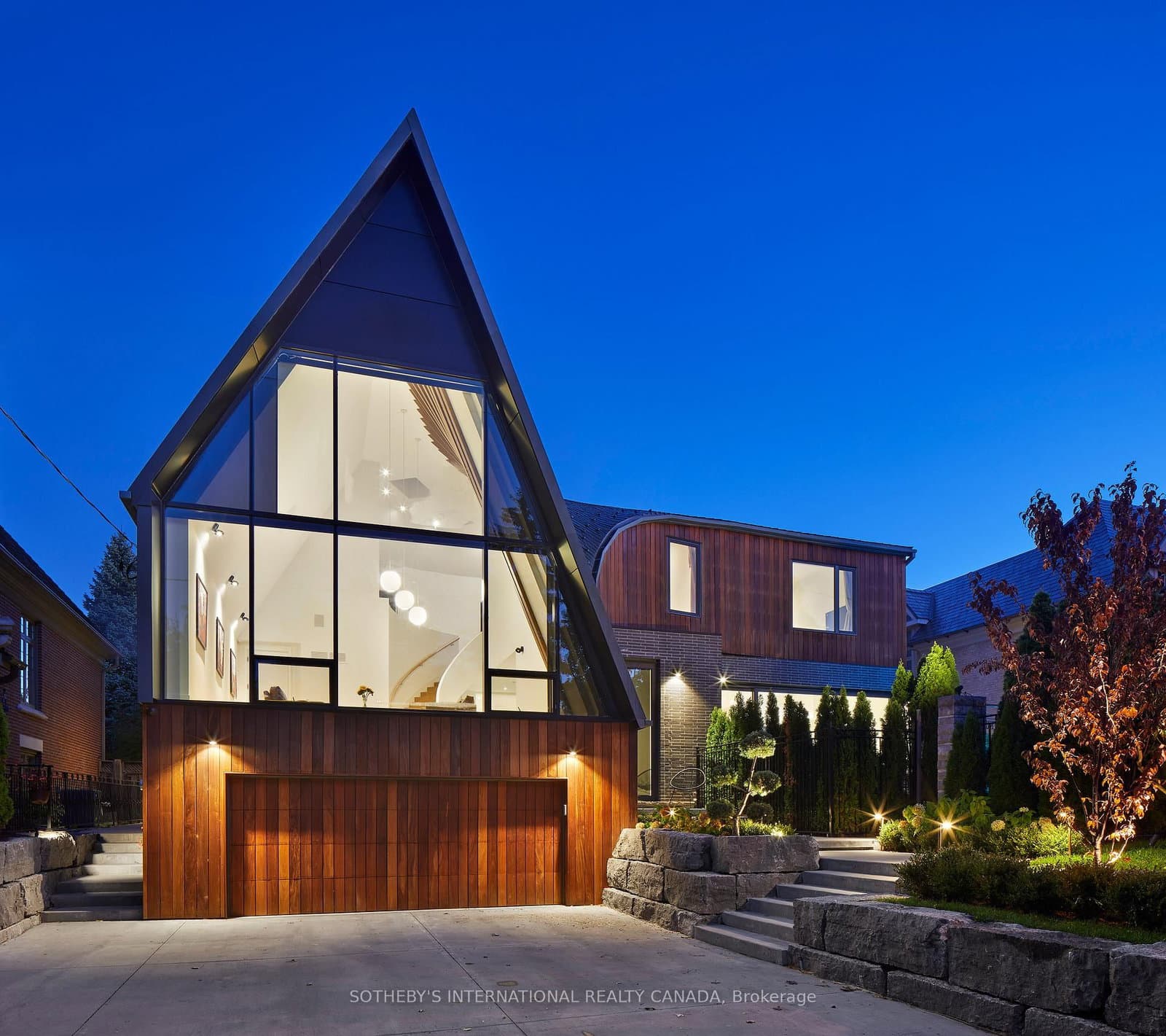 108 Stratford Crescent - Image 1