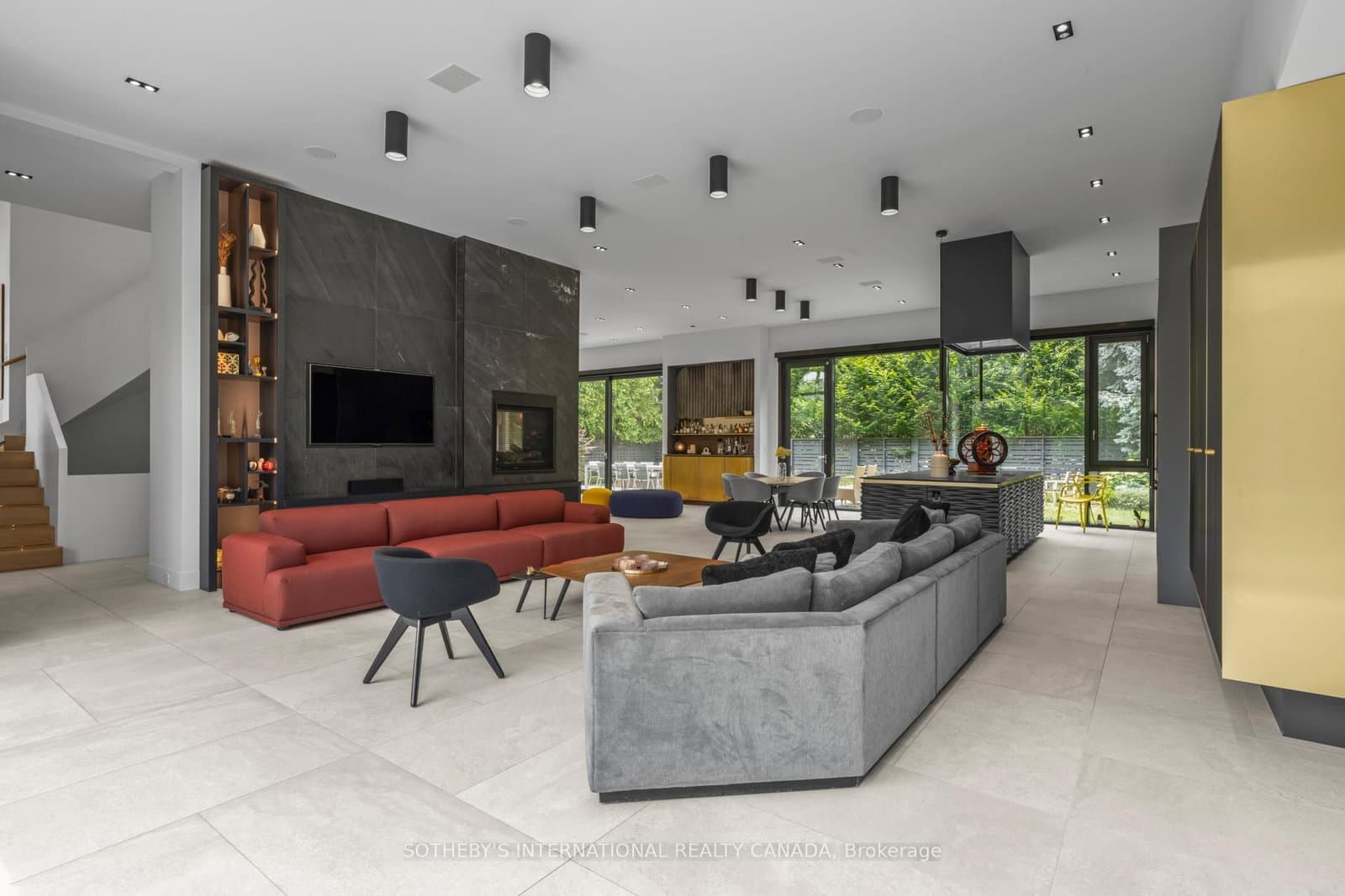 108 Stratford Crescent thumbnail 10