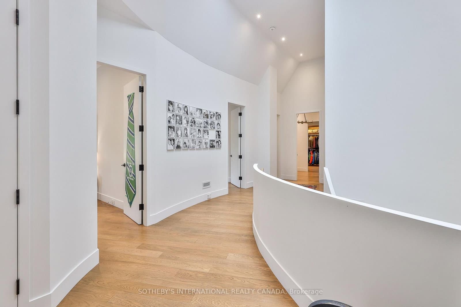 108 Stratford Crescent thumbnail 21