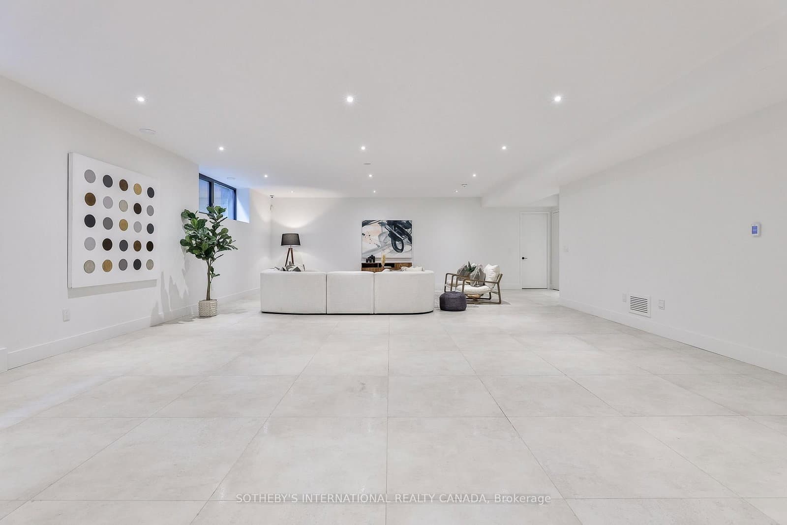 108 Stratford Crescent thumbnail 23
