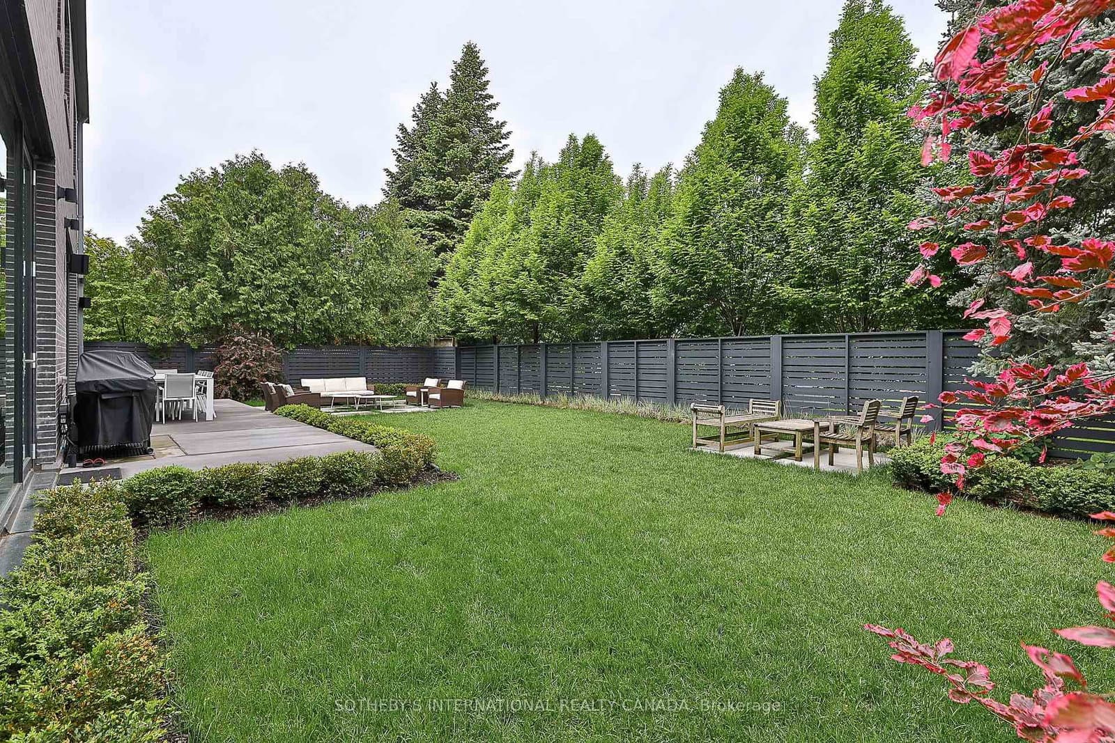 108 Stratford Crescent thumbnail 26
