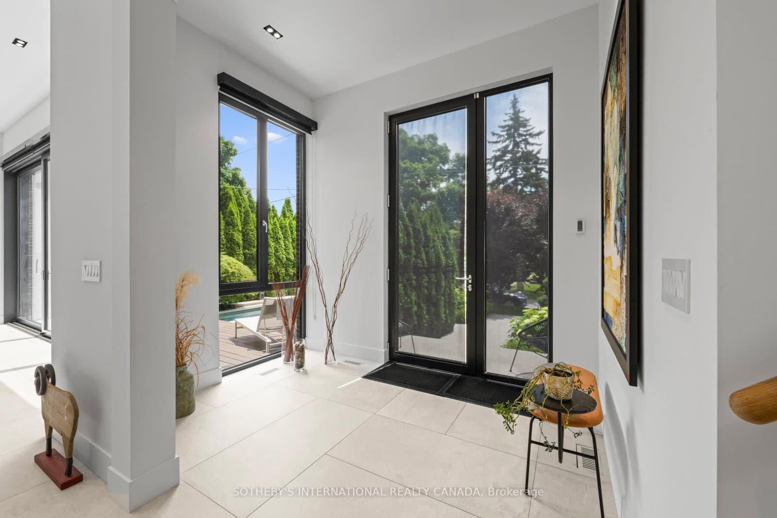 108 Stratford Crescent thumbnail 6