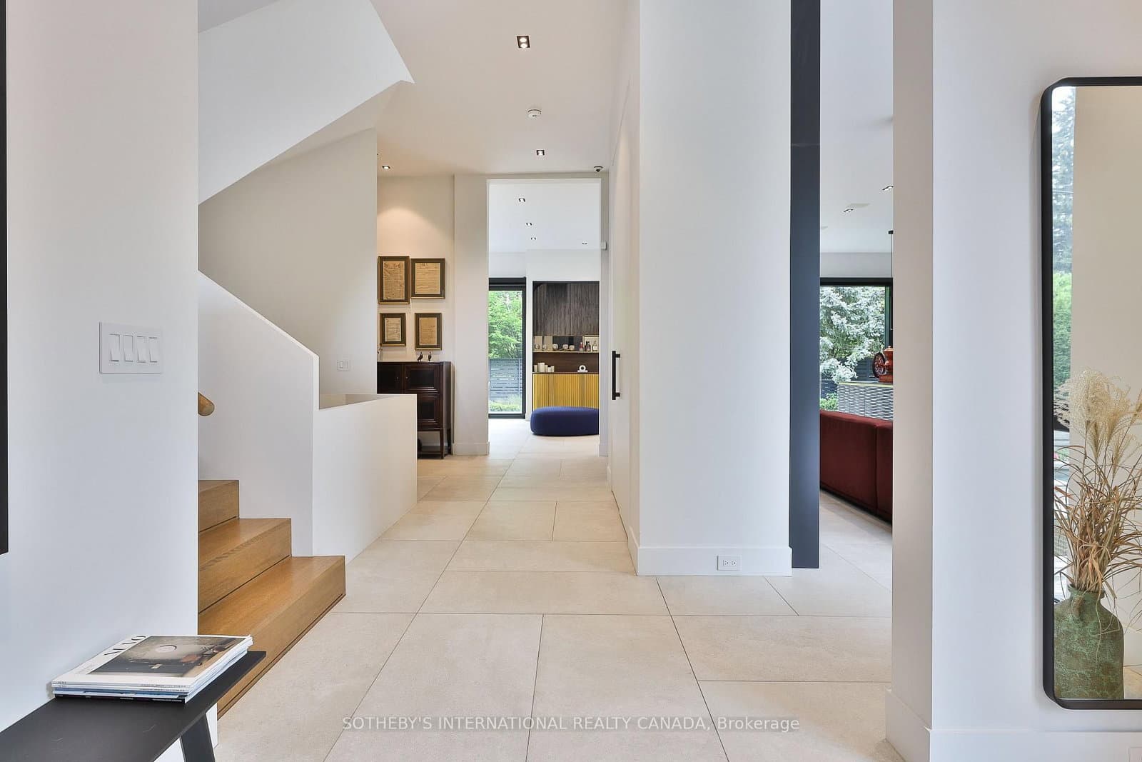 108 Stratford Crescent thumbnail 7